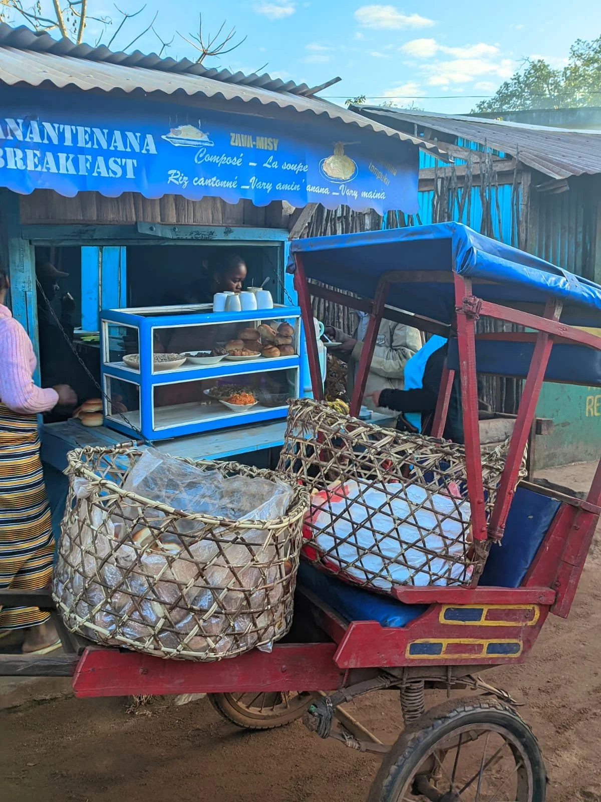 madagascar streets 2.jpeg