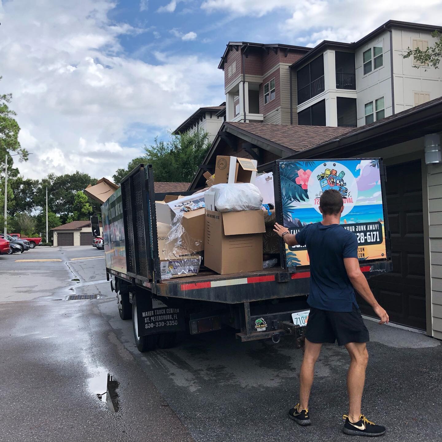 Think outside the box 📦! 🚂 🗑
&bull;
📲 Call For Instant Quote!
(727) 828-6171
&bull;
Call today for a FREE quote to haul your junk. Services starting as low as $99 including dump fees.
&bull;
What&rsquo;s covered? Construction debris 🔨 , househol