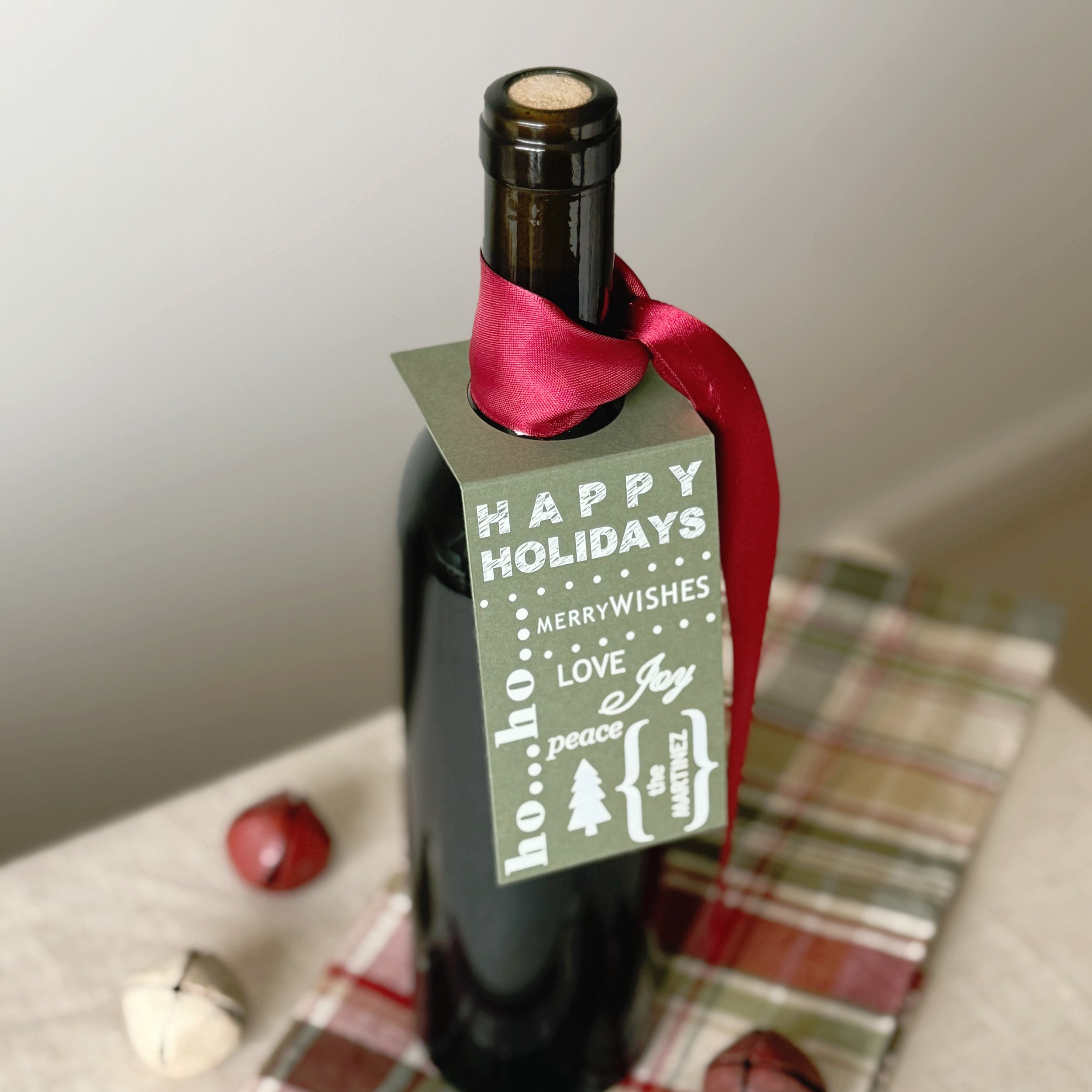 Wine Bottle Tag 8004 Ho...Ho...Ho...