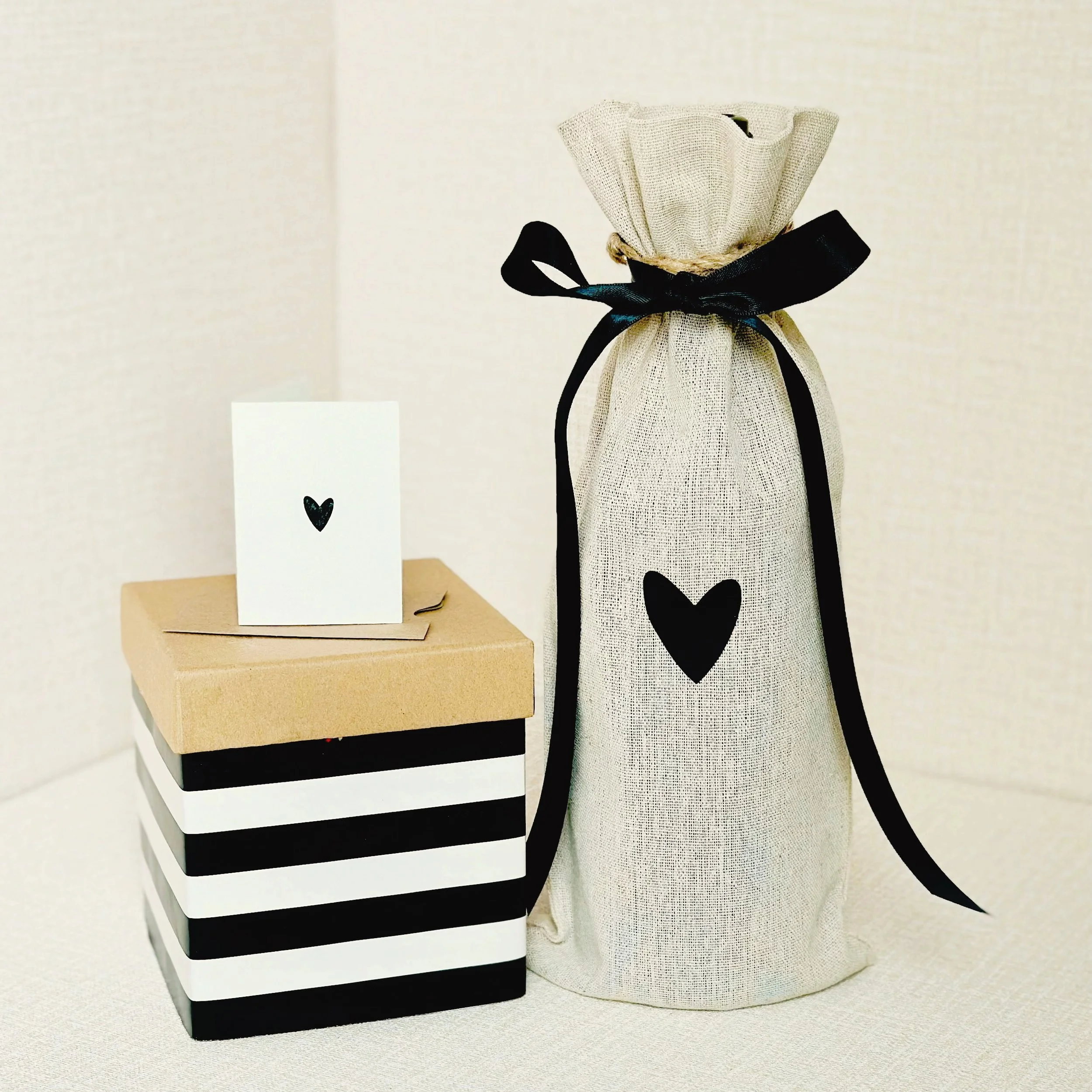 Linen Wine Bag  7517 Mini Heart (New Arrivals)