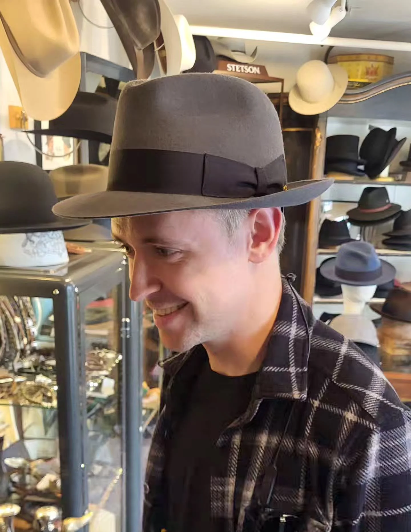 Our friend Nathan in his new FYR 
Fernandez Y Roche fur felt fedora!
@fernandezyroche_hats

I also restarted my National Hat Wearer Club cards!  I started this in 1998
National Hat Wearers
Dress for the Occasion- Wear a Hat!