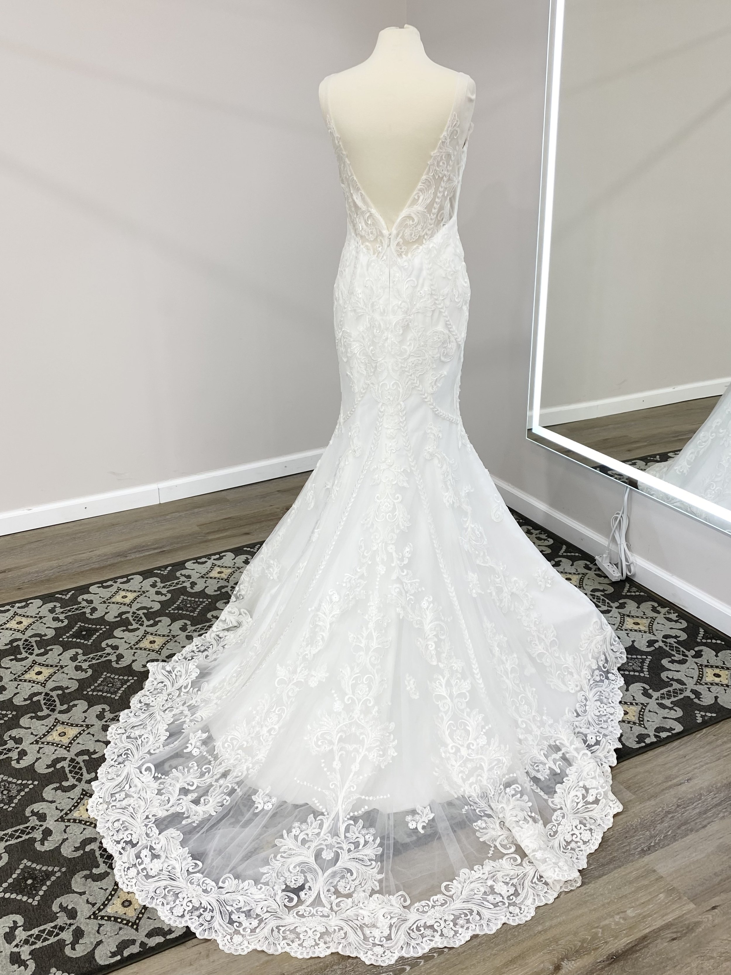 Buy Latest Wedding Gown Online At Best Price