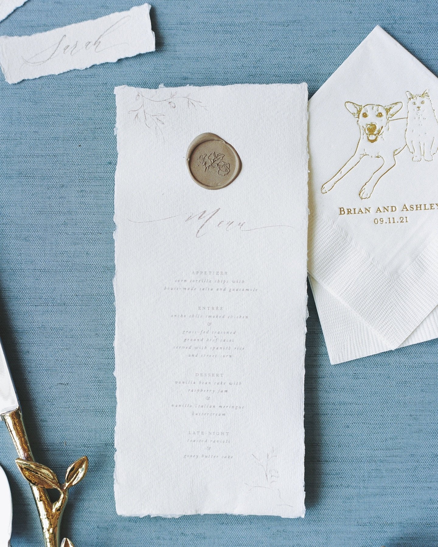 A taste of elegance in every detail🍽️💕
.
Dinner menu crafted to make your wedding reception unforgettable
.
.
.
As seen on @stylemepretty 
.
Photography @sarahharveyphoto 
Videography @laurenmicheleproductions 
Florals &amp; Coordination @oliveandg