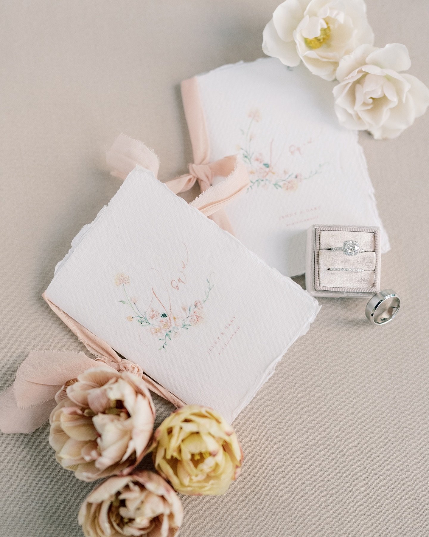 Forever promises in these pages💍📖
#vowbooks #loveineverypage 
.
.
Stationairy @jackiechendesign
Photographer  @etherandsmith
Florist  @deflorala