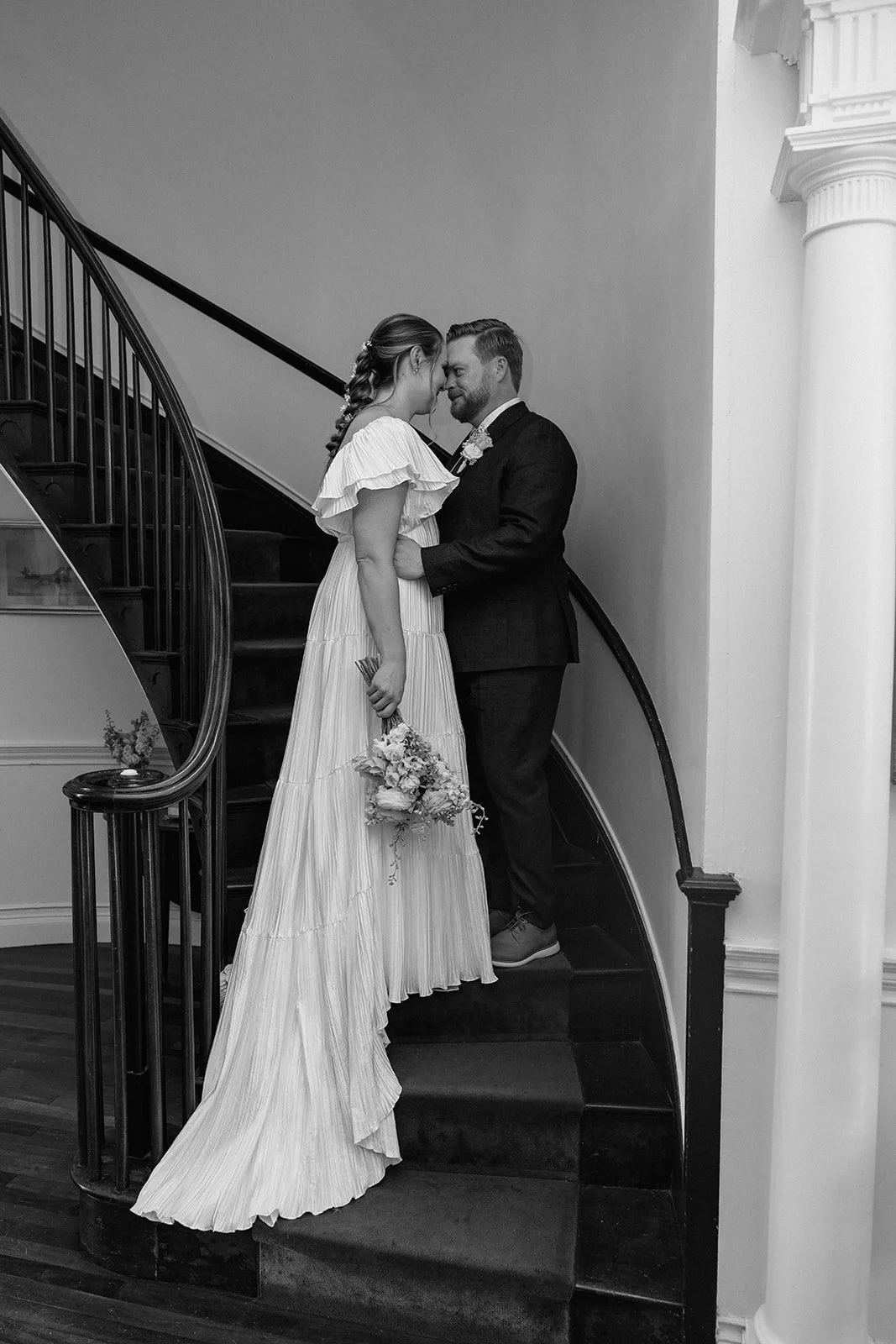 How We Photograph Your Wedding Story