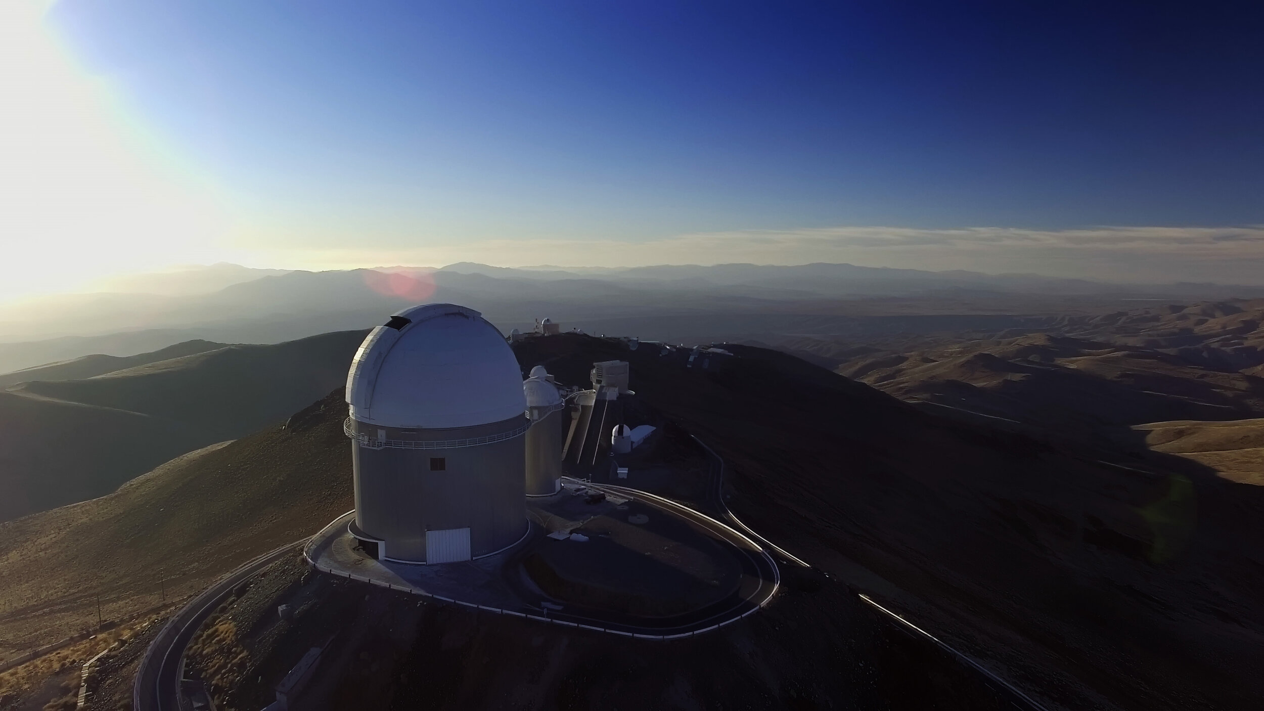 413_The Silla Observatory in Chile enjoys the darkest nights on the planet © ARTE France _ Curiosity Stream _ ZED _ Essential Media and Entertainment - 2018.jpg