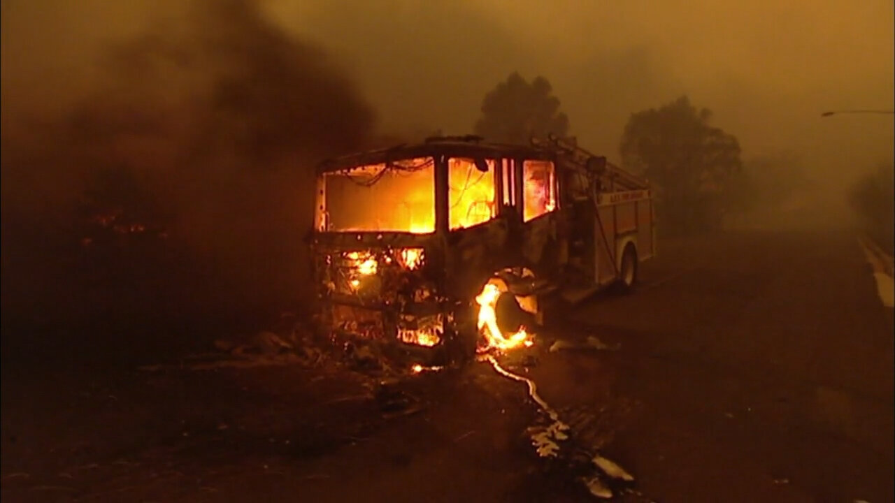 Bushfires - Inside the Inferno _ Teaser.00_00_22_17.Still002.jpg