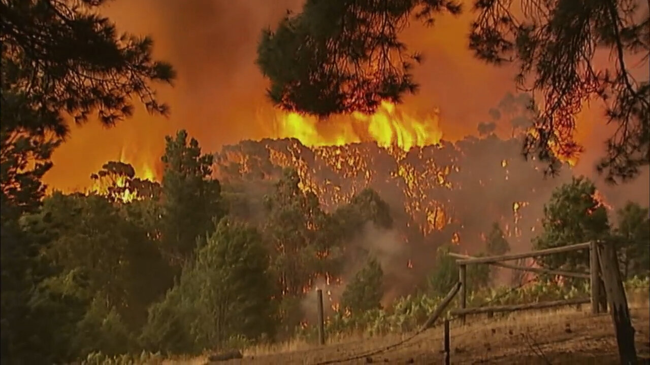 Bushfires - Inside the Inferno _ Teaser.00_00_42_12.Still004.jpg