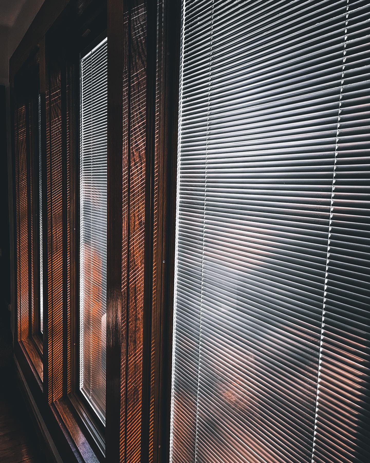 Loving the new picture windows from @pellawindows *with internal blinds* More glass, less curtains. ⁣
.⁣
.⁣
.⁣
.⁣
.⁣
#art ⁣
#hgtv ⁣
#home ⁣
#love ⁣
#blinds ⁣
#design ⁣
#drapery ⁣
#interior ⁣
#glass
#remodel
#windows ⁣
#shutters ⁣
#farmhouse ⁣
#wallpa