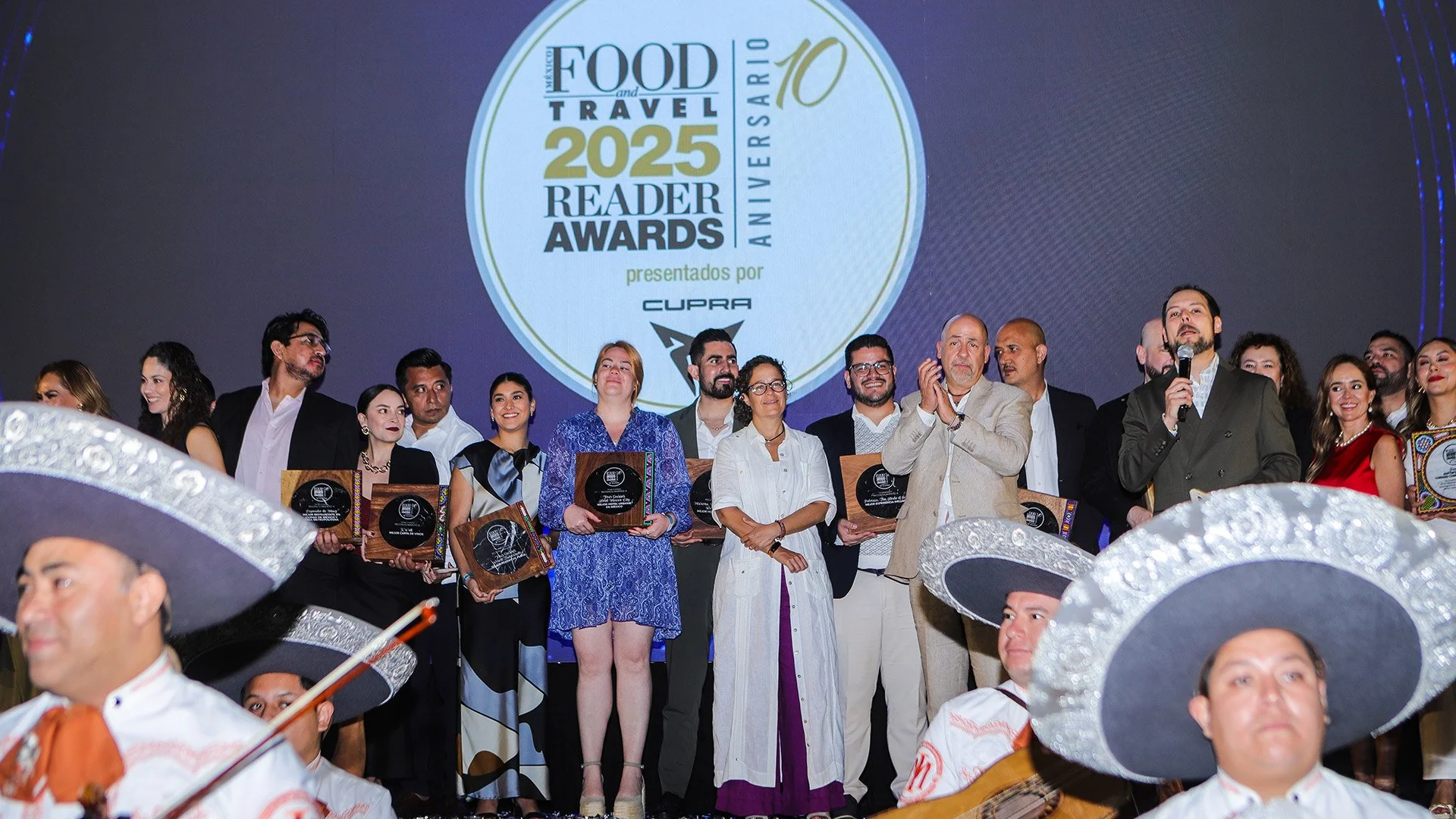 https://foodandtravel.mx/awards-food-and-travel/puerto-vallarta-de-fiesta-por-los-food-and-travel-reader-awards-2025-estos-son-los-ganadores/