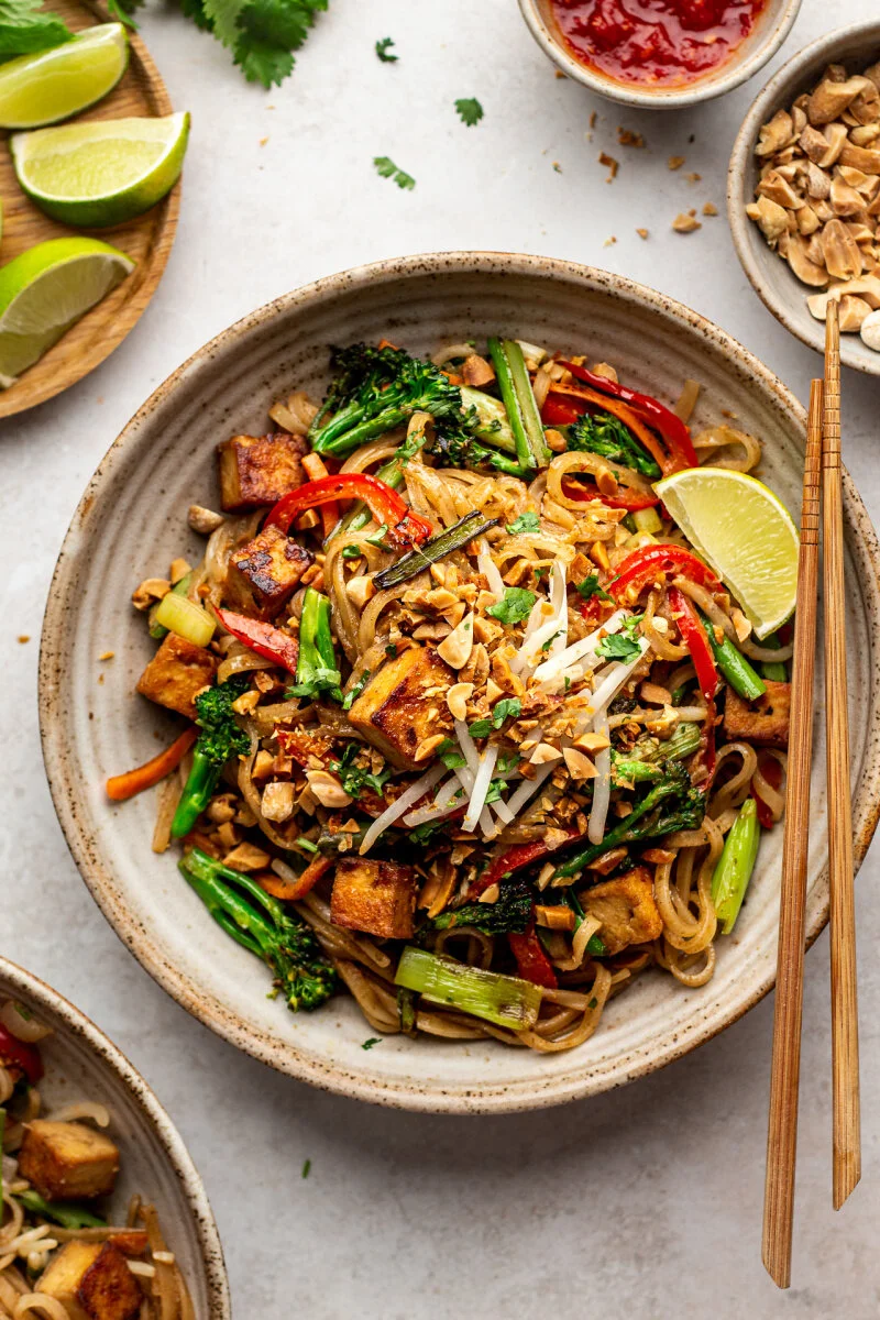 healthier-vegan-pad-thai-macro-800x1200.jpeg