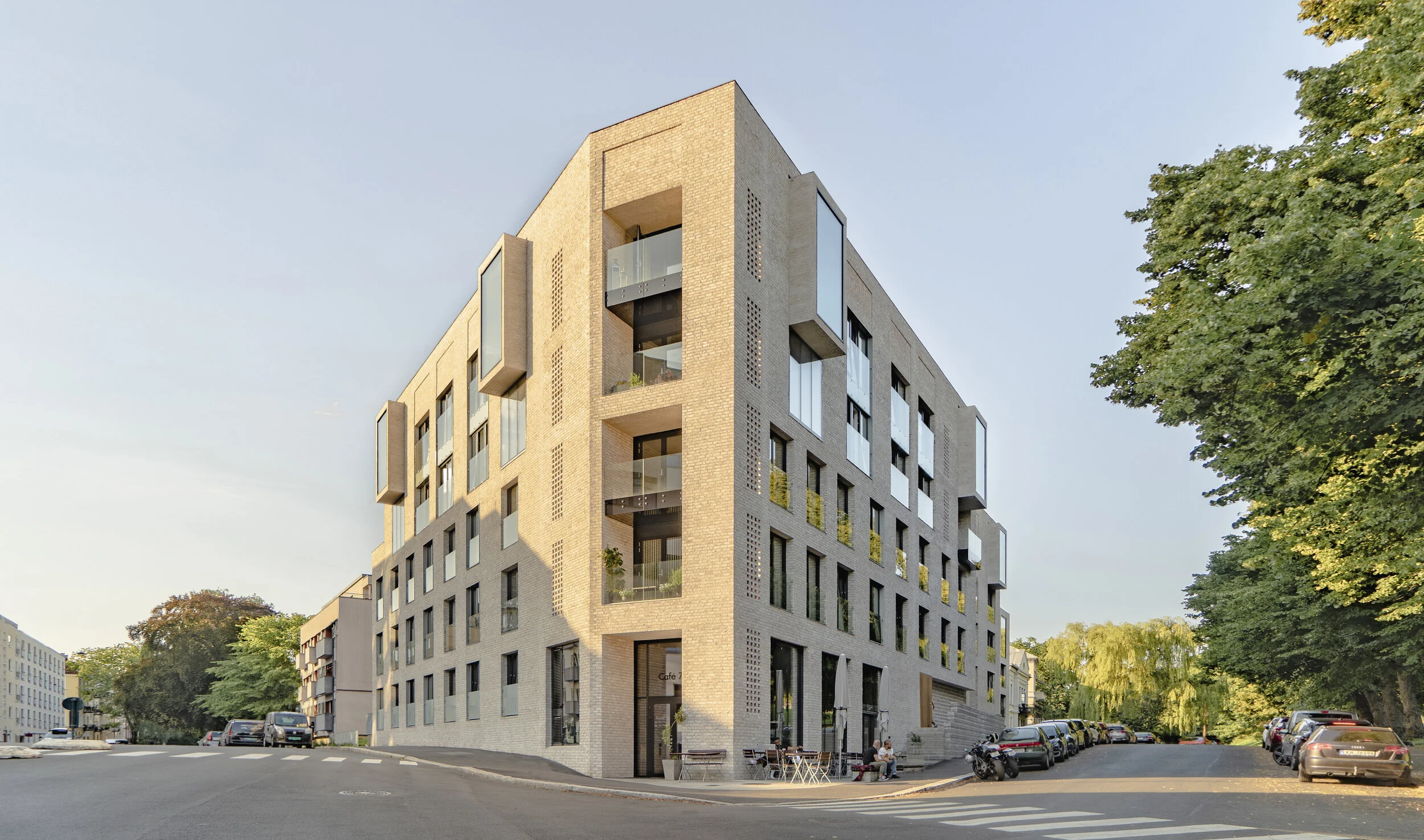 P77-79 (9)©RRA_Wide.jpg