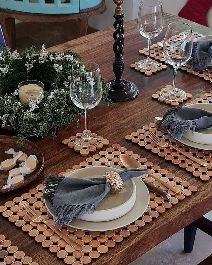 Made from solid wood scraps, our Bilo-bilo placemat and coaster set will instantly liven up a table or any corner of your home. 

Crafted by Lolo Bobby Handicrafts, Leyte. 
Sold as a set of 4.

Available on our website or DM us to order.

#commonsens