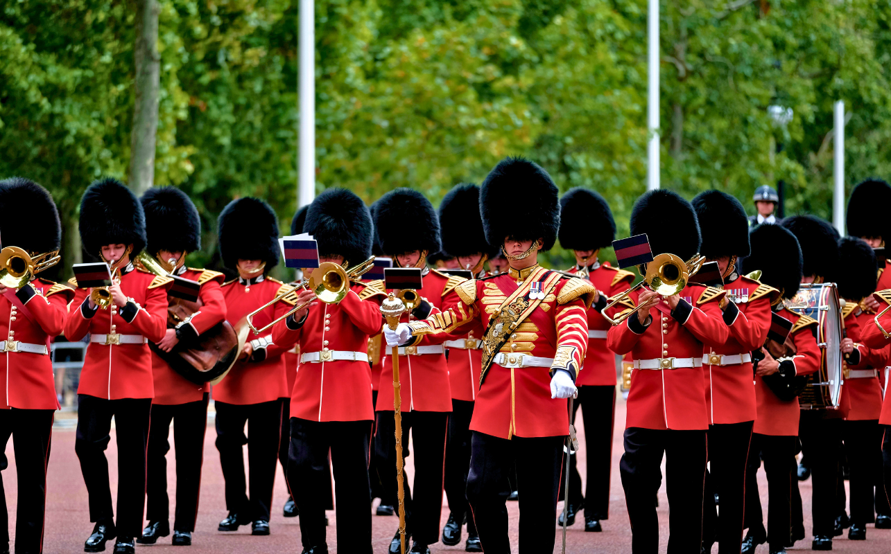 Changing of the Guard Tour at Buckingham Palace
