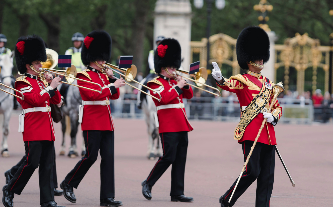 Changing of the Guard Walking Tour at Buckingham Palace
