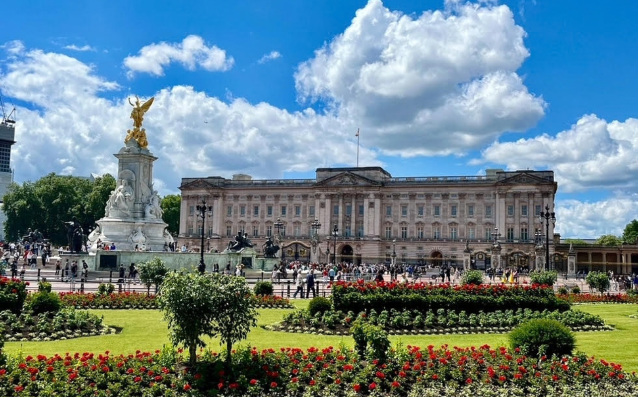 London Sightseeing Walking Tour at Buckingham Palace