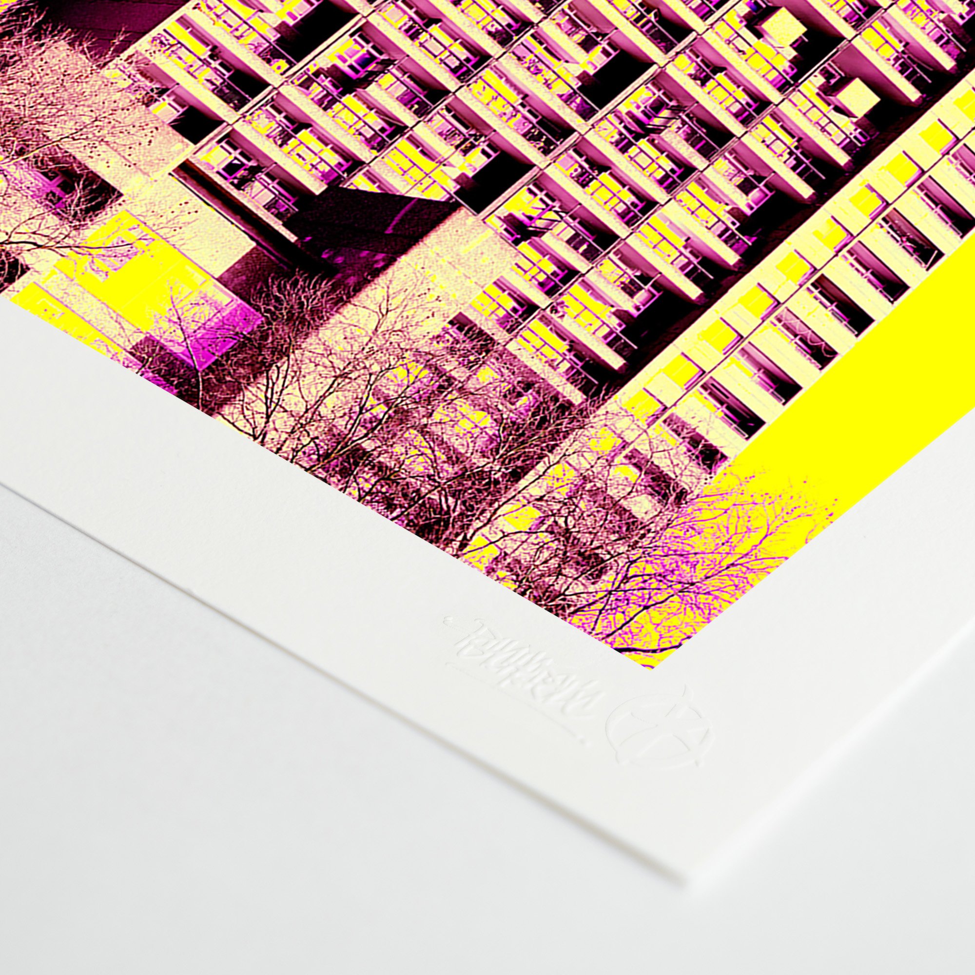 PSYCHEDELIC TRELLICK Orange Emossed Psychedelic Print Corner.jpg