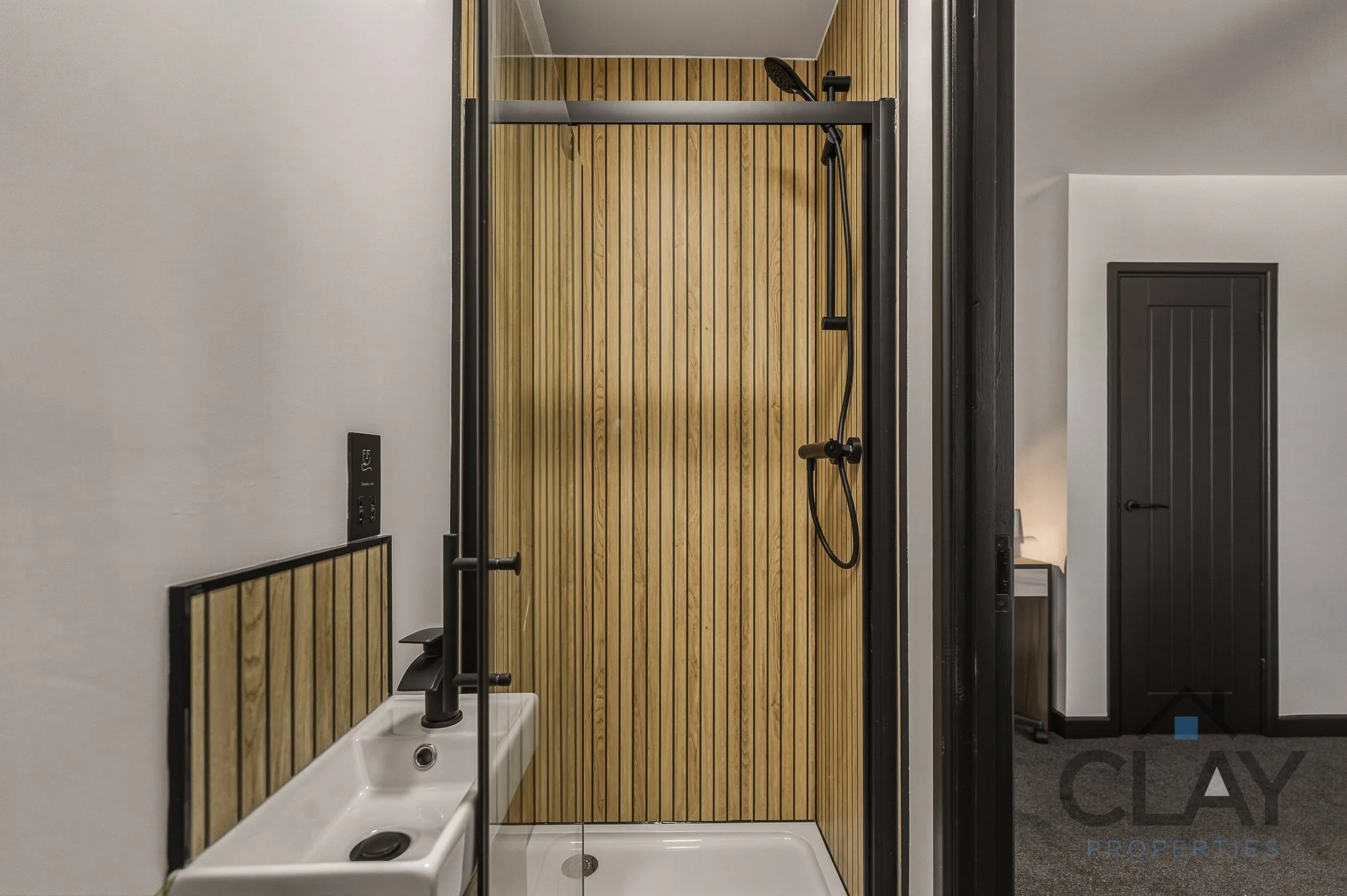 Bedroom 5 Ensuite
