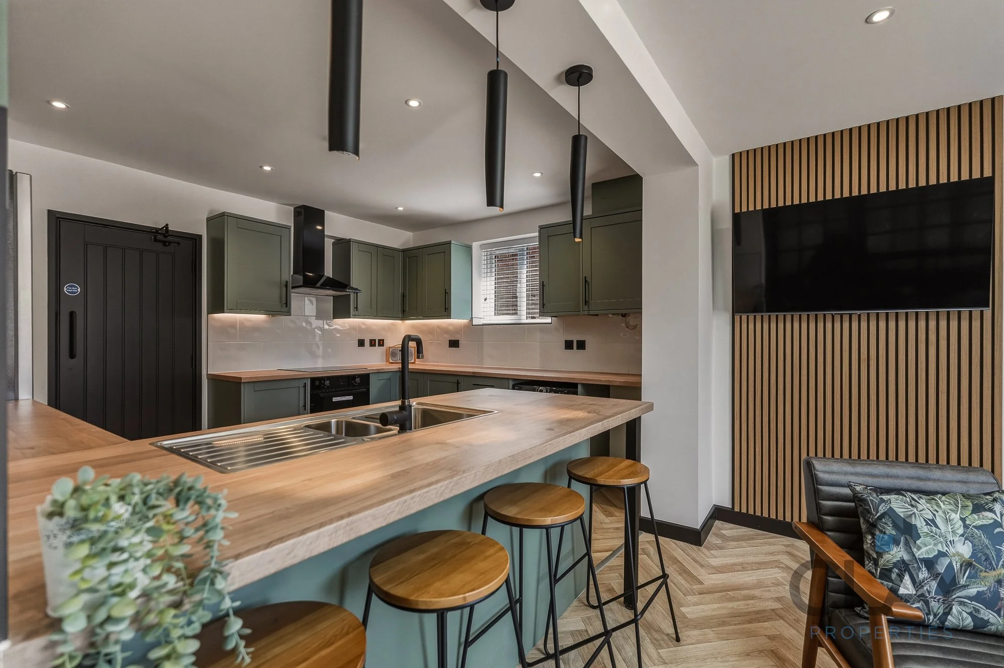 Edgeworth Road 2 (5 Bed NOW LET until 2027)