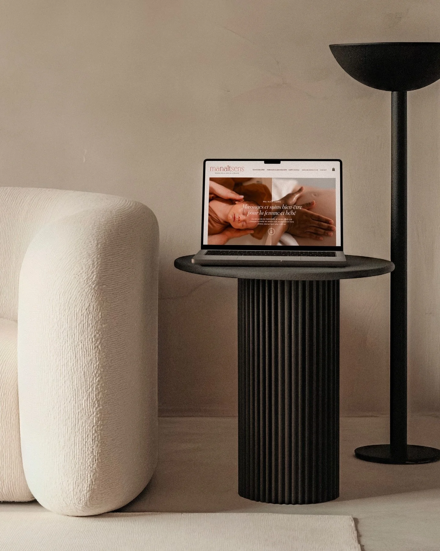 Rebranding et nouveau site livr&eacute;s ✨ 
J&rsquo;ai r&eacute;cemment termin&eacute; la refonte de l&rsquo;identit&eacute; visuelle et du site internet de Ma Na&icirc;t Sens ; un tournant dans son &eacute;volution.
 Cela fait maintenant 3 ans que j