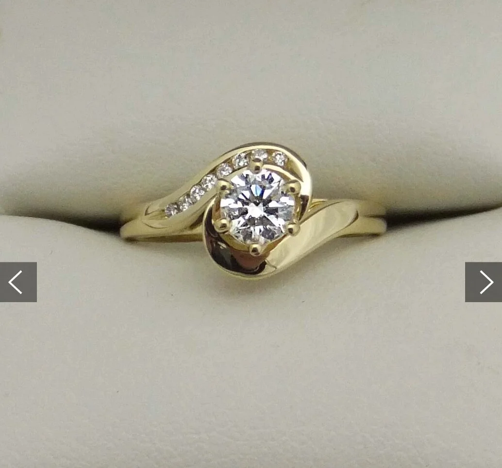 18ct Yellow Gold Diamond Engagement Ring
