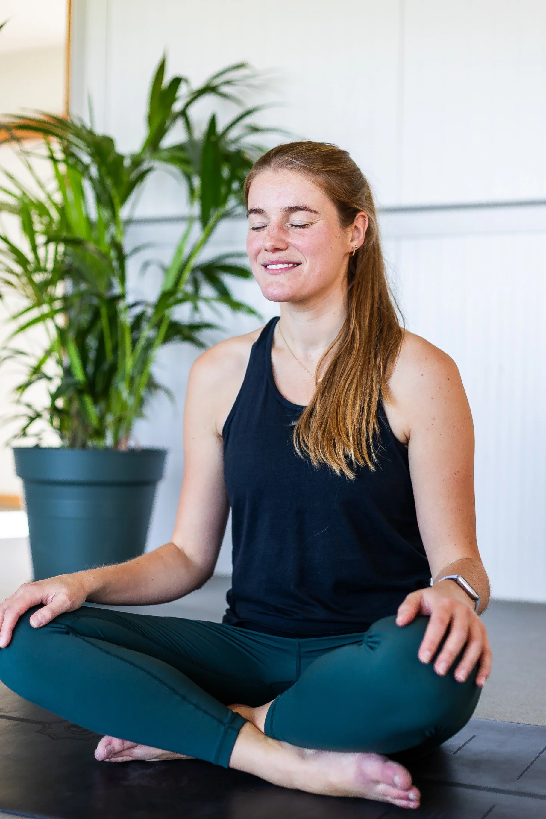 Meditation Benefits: How It Improves Happiness, Sleep and Reduces Stress