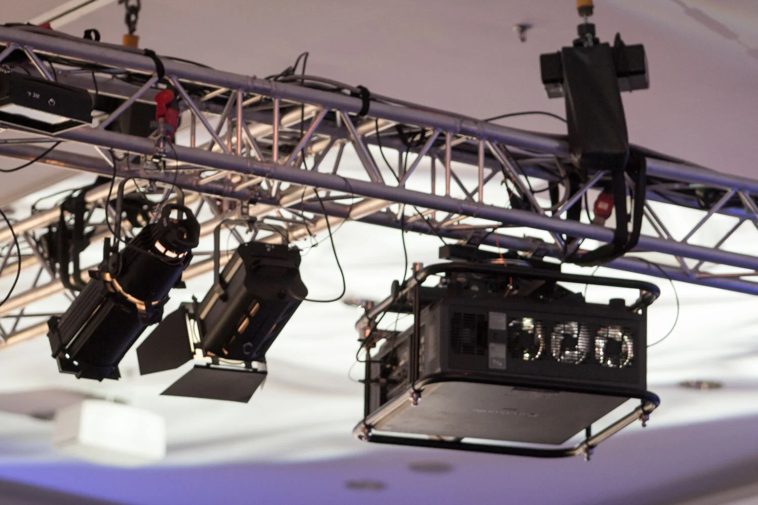 videotechnika-gallery-hotel-avs-05.jpg