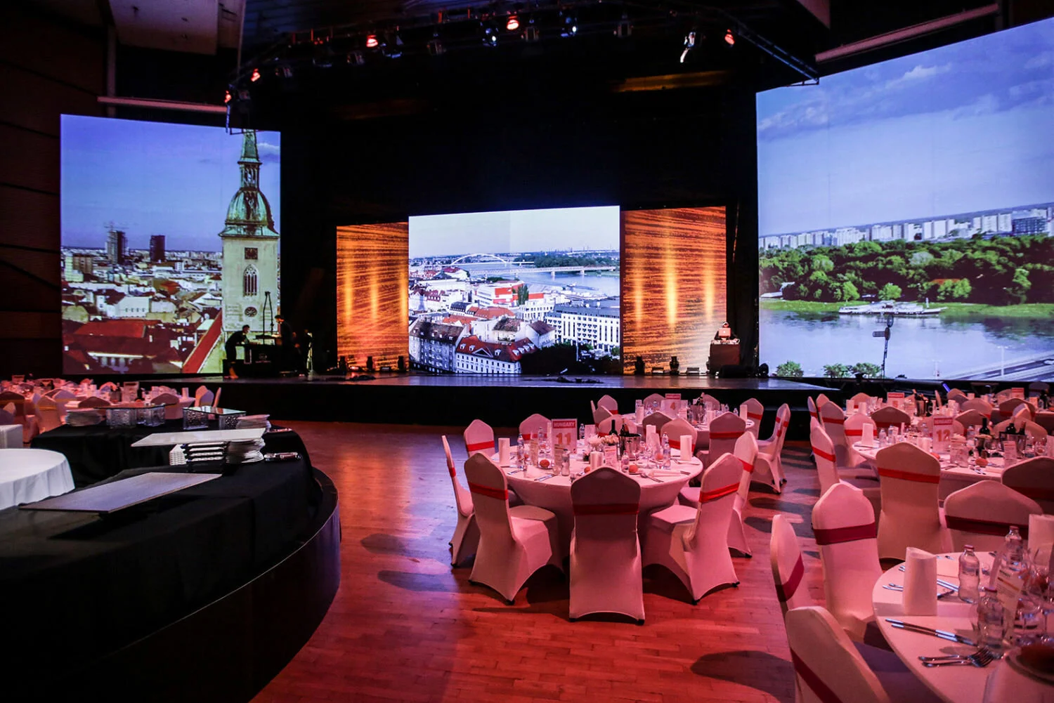 videotechnika-gallery-hotel-avs-03.jpg