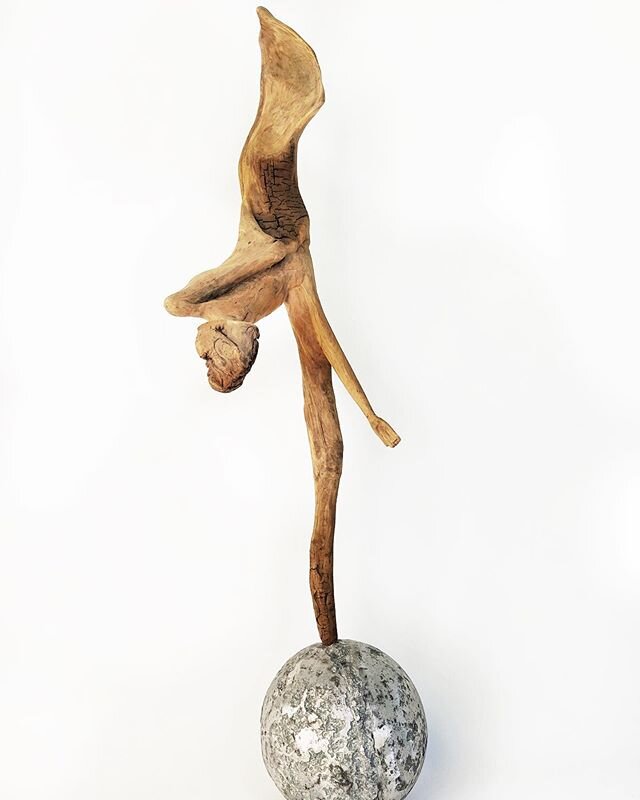 Acrobat on a Ball.
.
.
.
Driftwood, original fishing float;
2019;
70cm
.
.
.
.

#seart #driftwood #driftwoodart #driftwoodsculpture #art #contemporaryart #artist #artwork #sculpture #artgallery #sculptureart #modernart #sculptor #exhibition #contempo