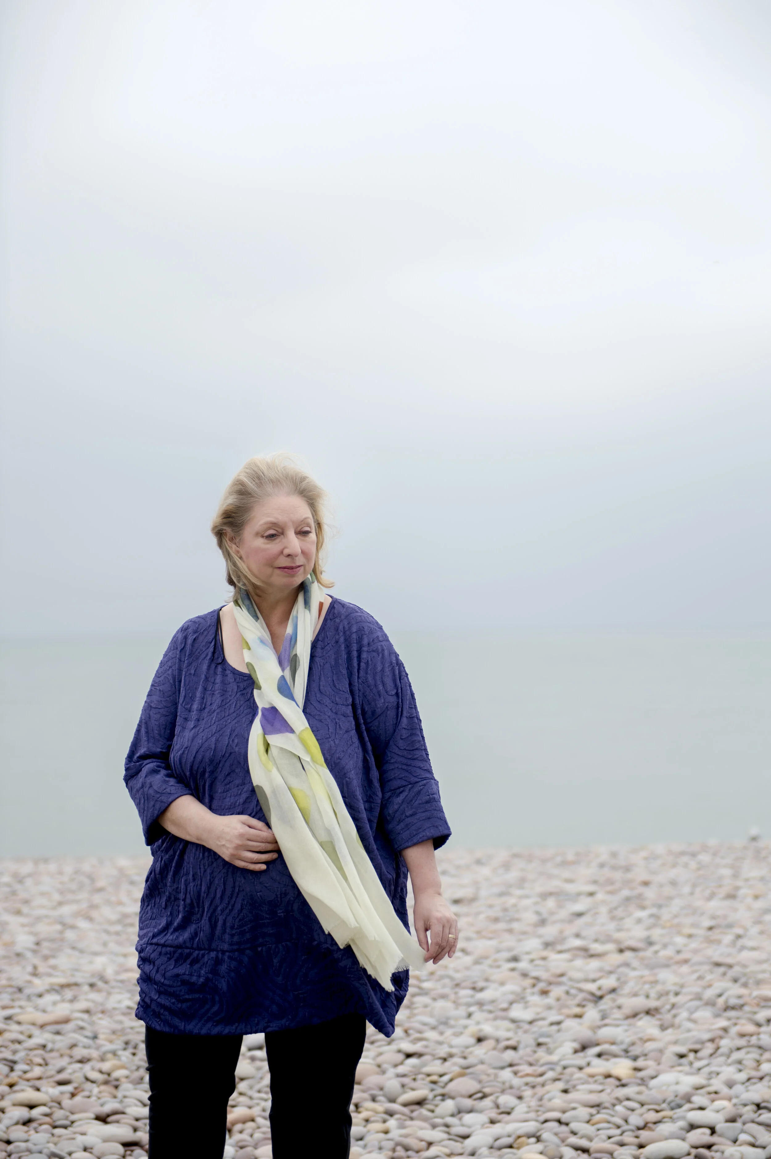  HILARY MANTEL 