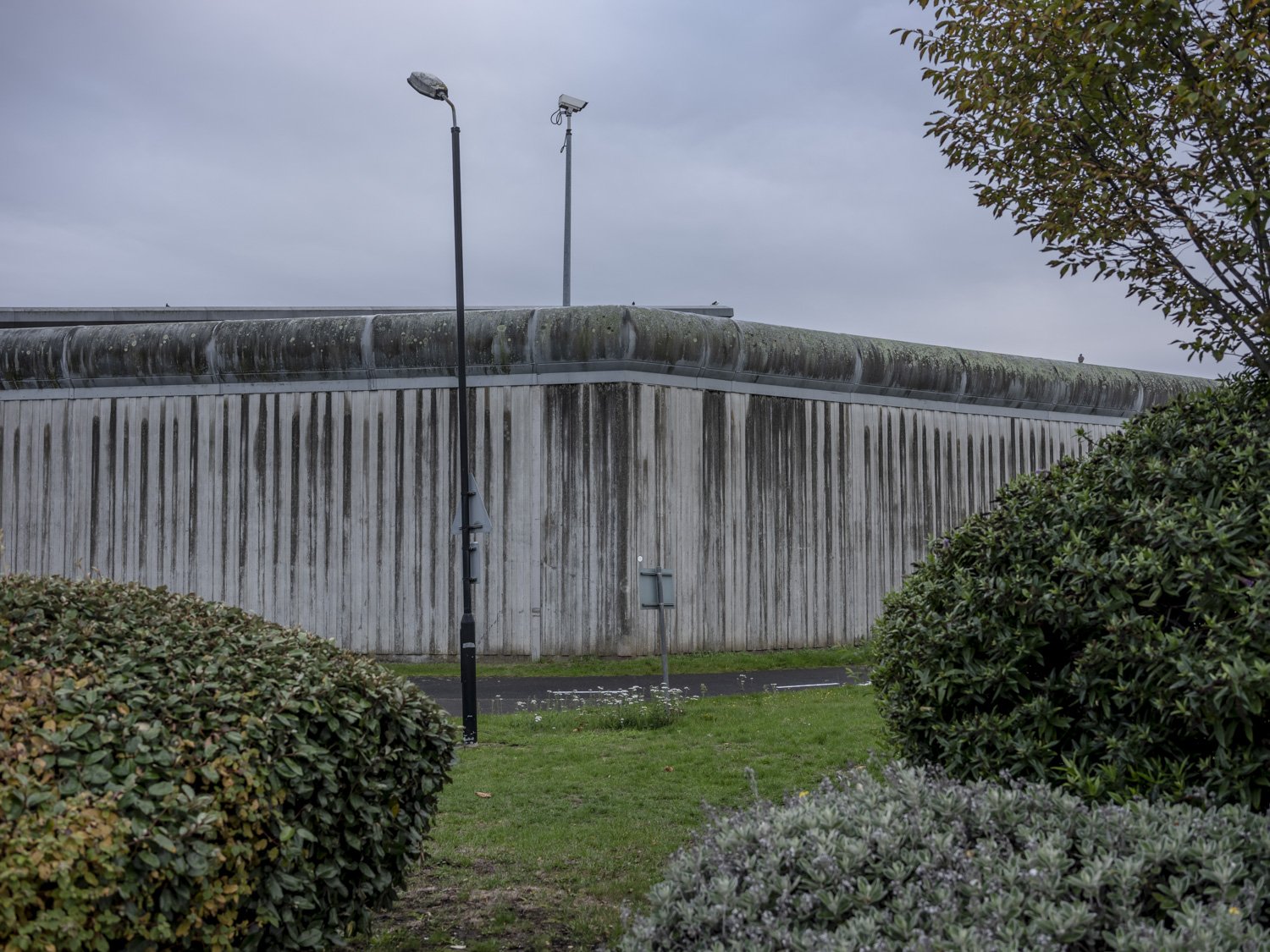 The walls at HMP ISIS.