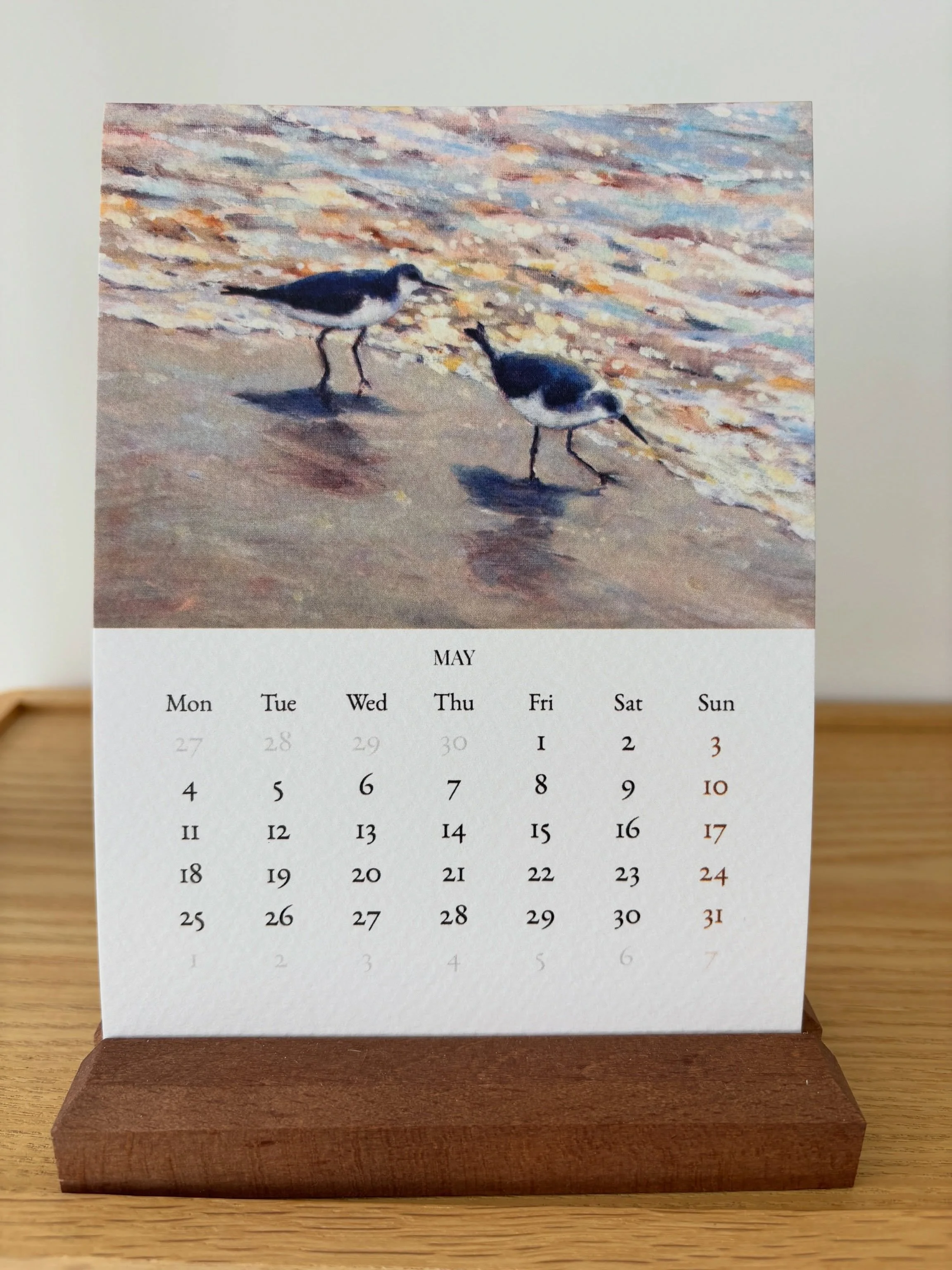 It&rsquo;s May!
Turn those calendars! This month dunlins are foraging for their tea at the waters edge. 

In France it&rsquo;s traditional to give bunches of Lily of the Valley (Muguet) on May 1st. But mine are pretty much finished now- for some reas