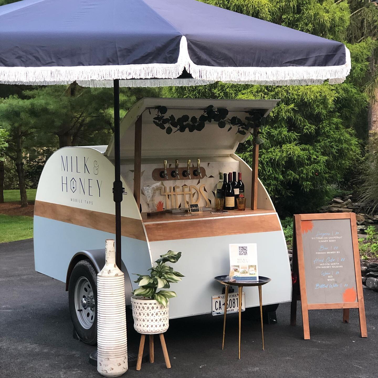 Ready for the weekend ahead ... this little guy has been ever soo popular this summer season. 

Pouring local craft beverages, mocktails, cold brew, ... you choose! Bring an added touch of elegance to your next special occasion with our tiny tap camp