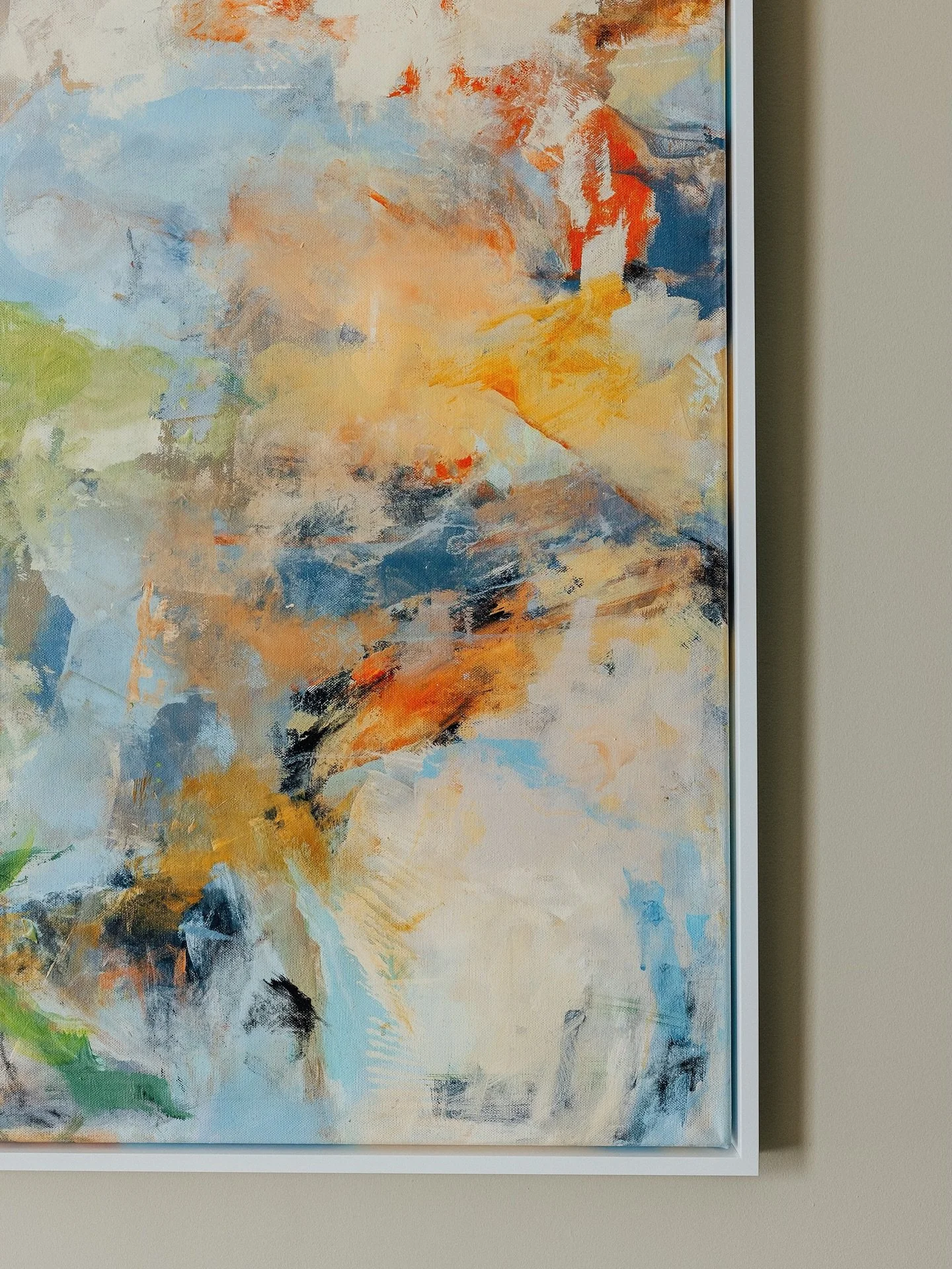 To help future residents connect with the space at The Bryanston, Hyde Park, on a more personal level, we introduced a curated selection of artwork throughout the design.

This piece by artist Miri Baruch was chosen for its emotive use of colour and 