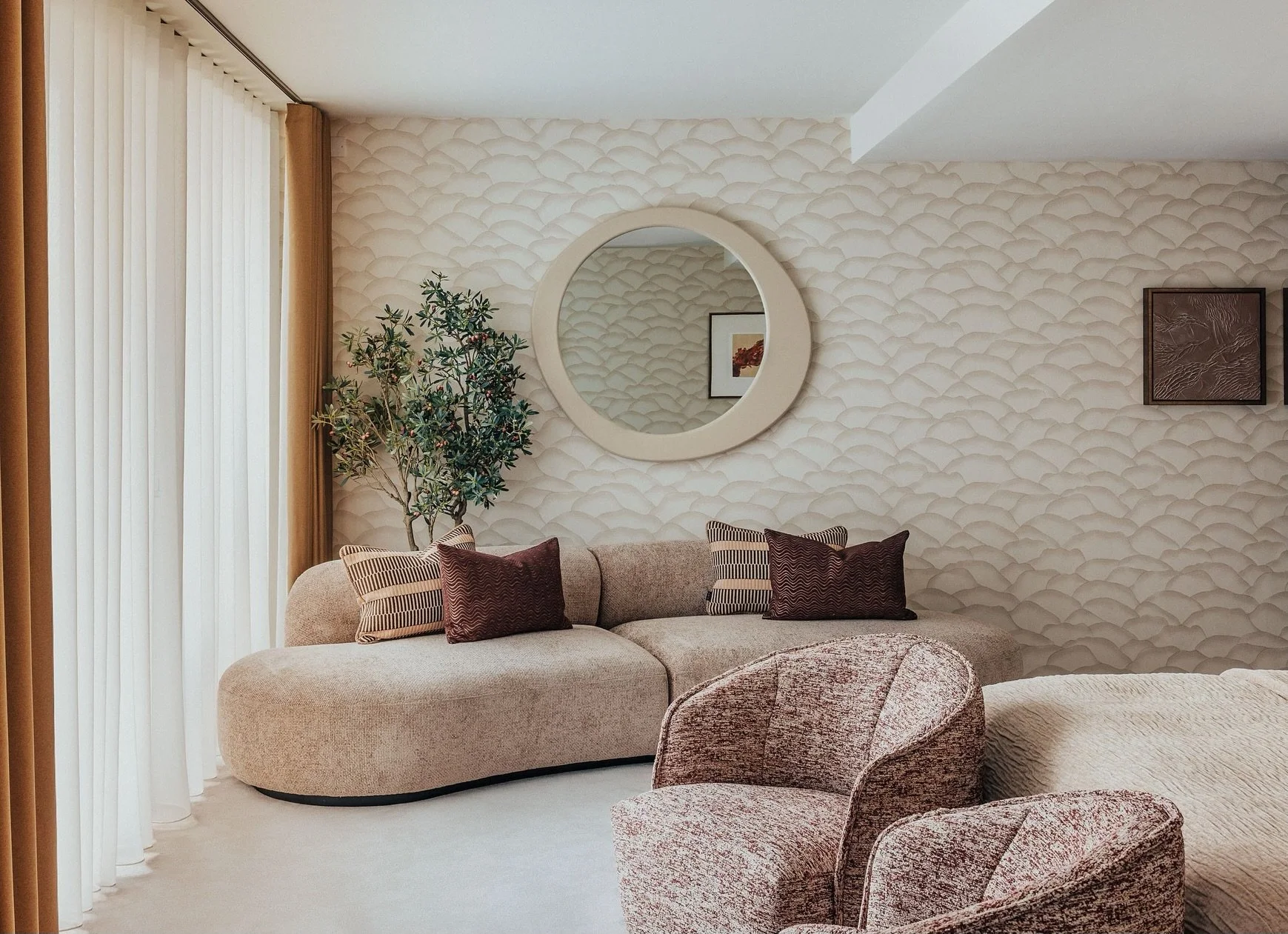 The Principal Suite in our Tower East apartment, Chelsea Waterfront 💭

A principal suite should feel like a reflection of the life you&rsquo;ve created. Here, soft layers of warm neutrals, sculpted forms and carefully considered textures come togeth