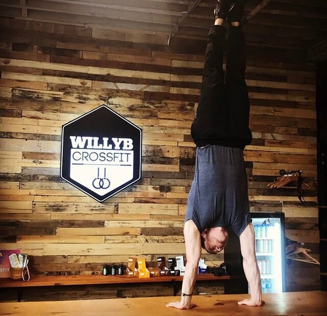 The world got ya turned upside down?
.
.
Sunday Spotlight! Coach @beau.whitman
.
.
Last year, Beau fought cancer. Beau BEAT cancer. .
.
Throughout his battle, Beau NEVER lost his smile, he ALWAYS made himself available to others and continued his eff