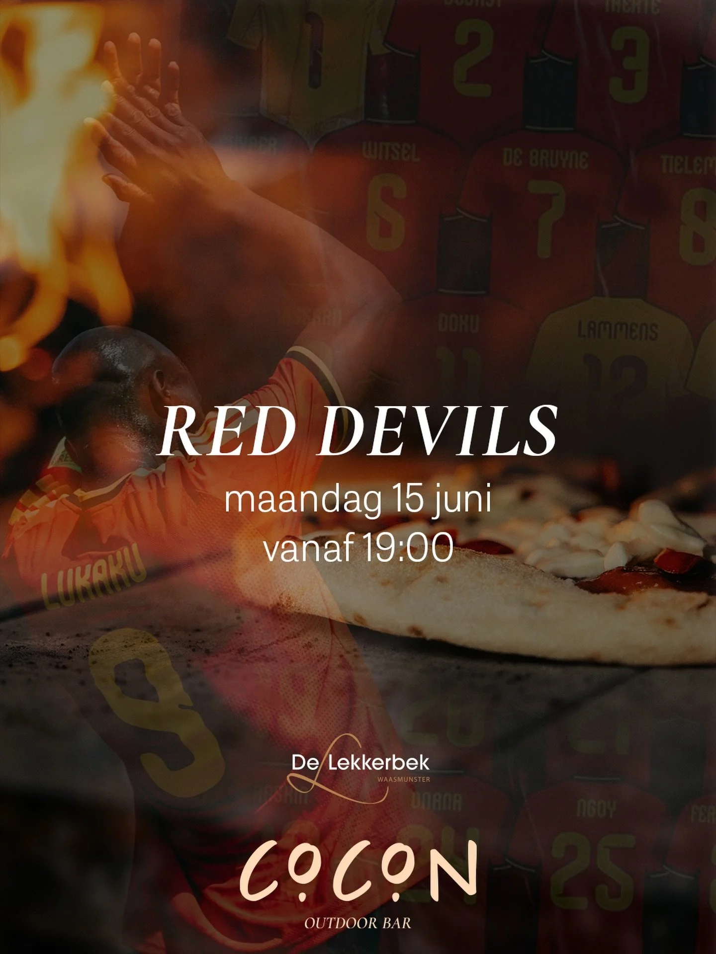 Pizza&rsquo;s, drinks en voetbal: da&rsquo;s pas scoren!

Kom het WK live volgen op groot scherm bij De Lekkerbek. Vanaf 19:00 start de opwarming in onze buitenbar met pizza&rsquo;s en drinks, zo kunnen we vanaf 21:00 goed van start gaan. 
Na de matc