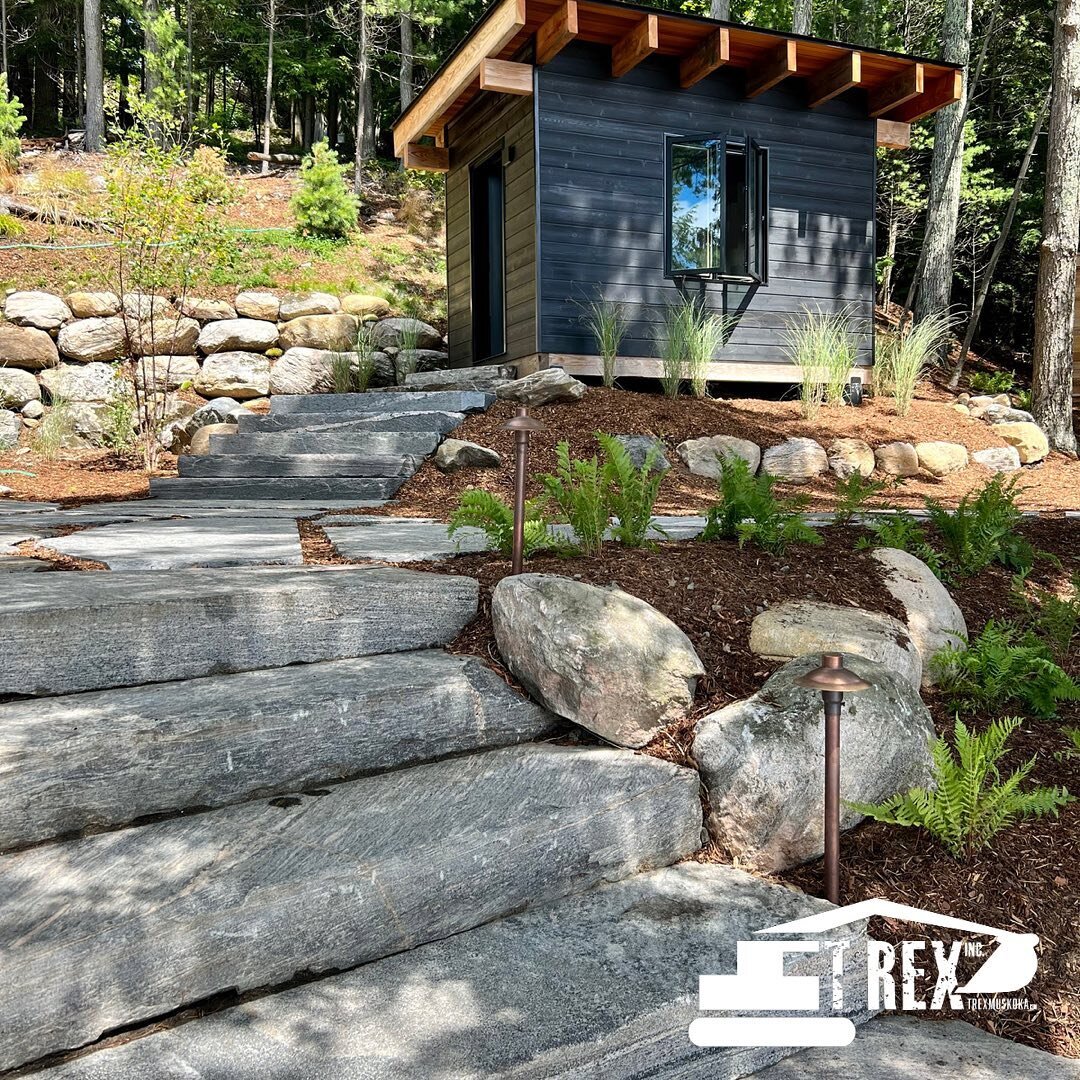 Simple &amp; modern landscape at our Sugarloaf site 🌿⁣
⁣
#landscapedesign #landscape #landscapemuskoka #muskokalandscapers #muskokalakes #muskokaliving #cottagecore #cottagelife #cottage #muskokacottage