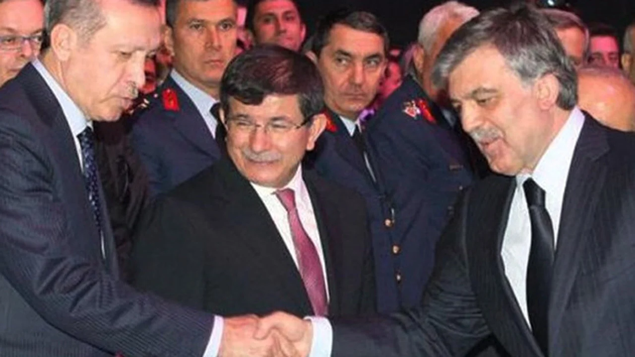 Erdogan gul davutoglu.jpg