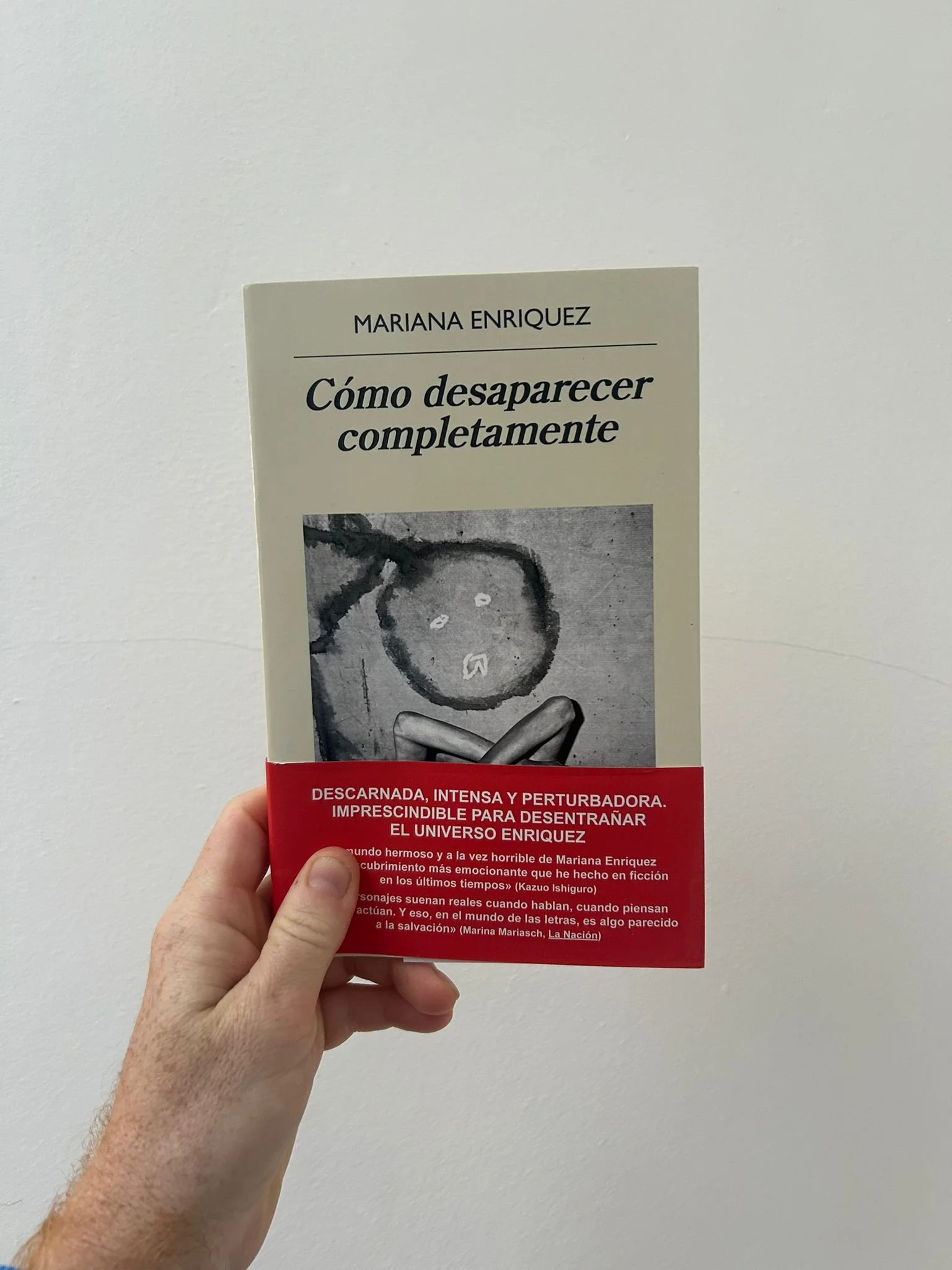 CÓMO DESAPARECER COMPLETAMENTE - Mariana Enriquez