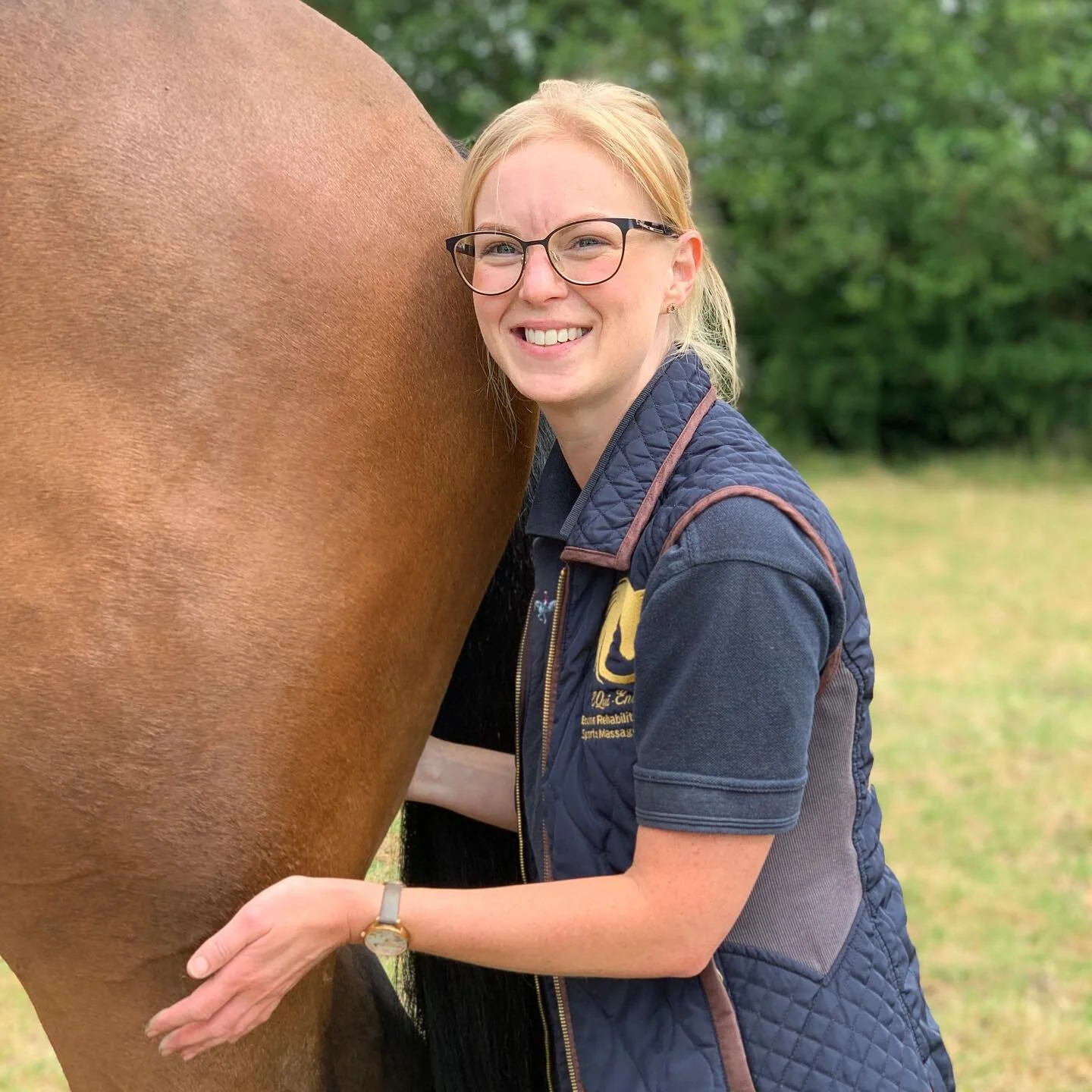 🐎 M E E T 🐎 T H E 🐎 T H E R A P I S T 🐎

Since I have some new followers to my page (welcome and thank you!) I thought I would introduce myself and share a bit more about my work 🌟

I have over fourteen years experience as a professional massage