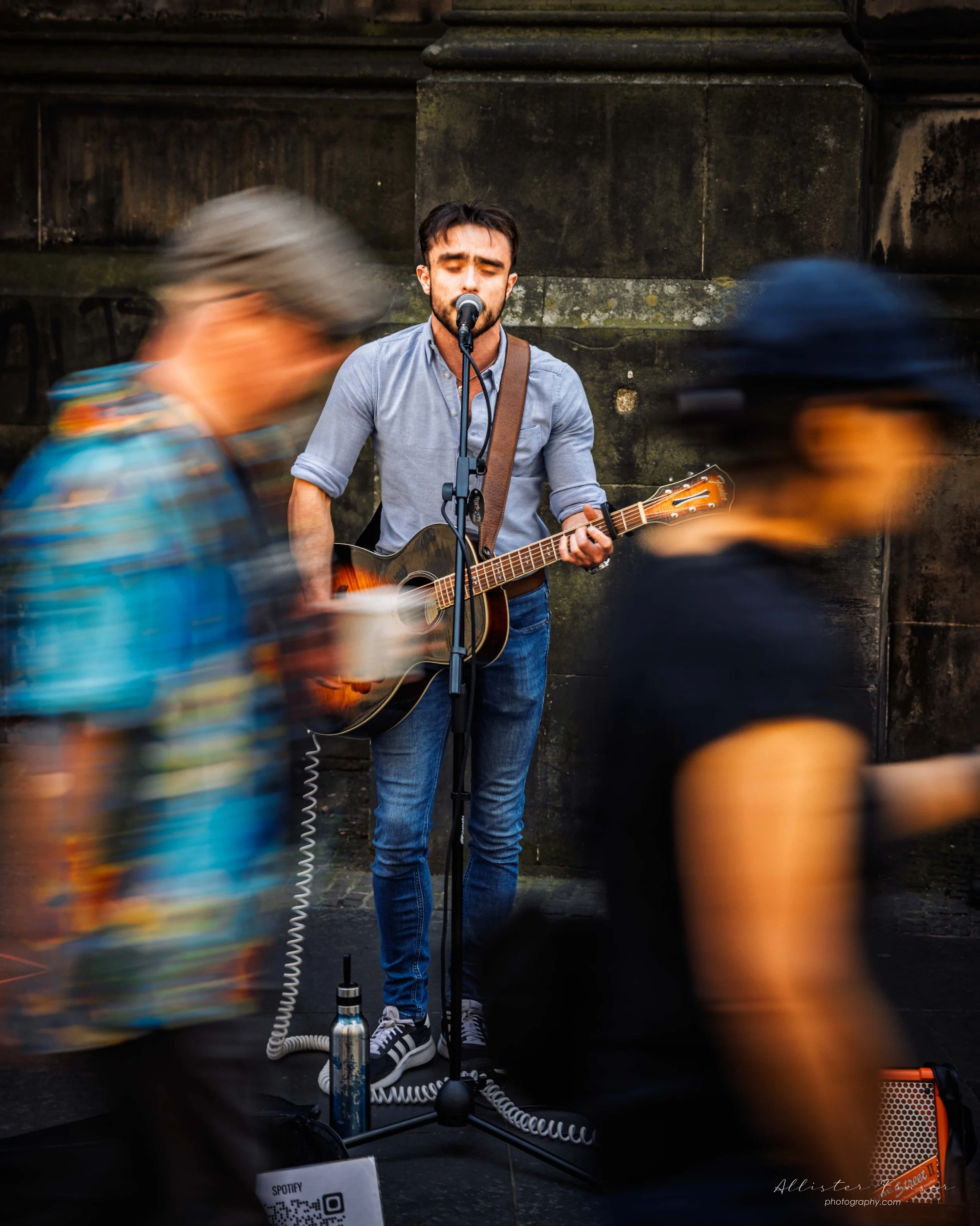 street artist at the edinburgh fringe