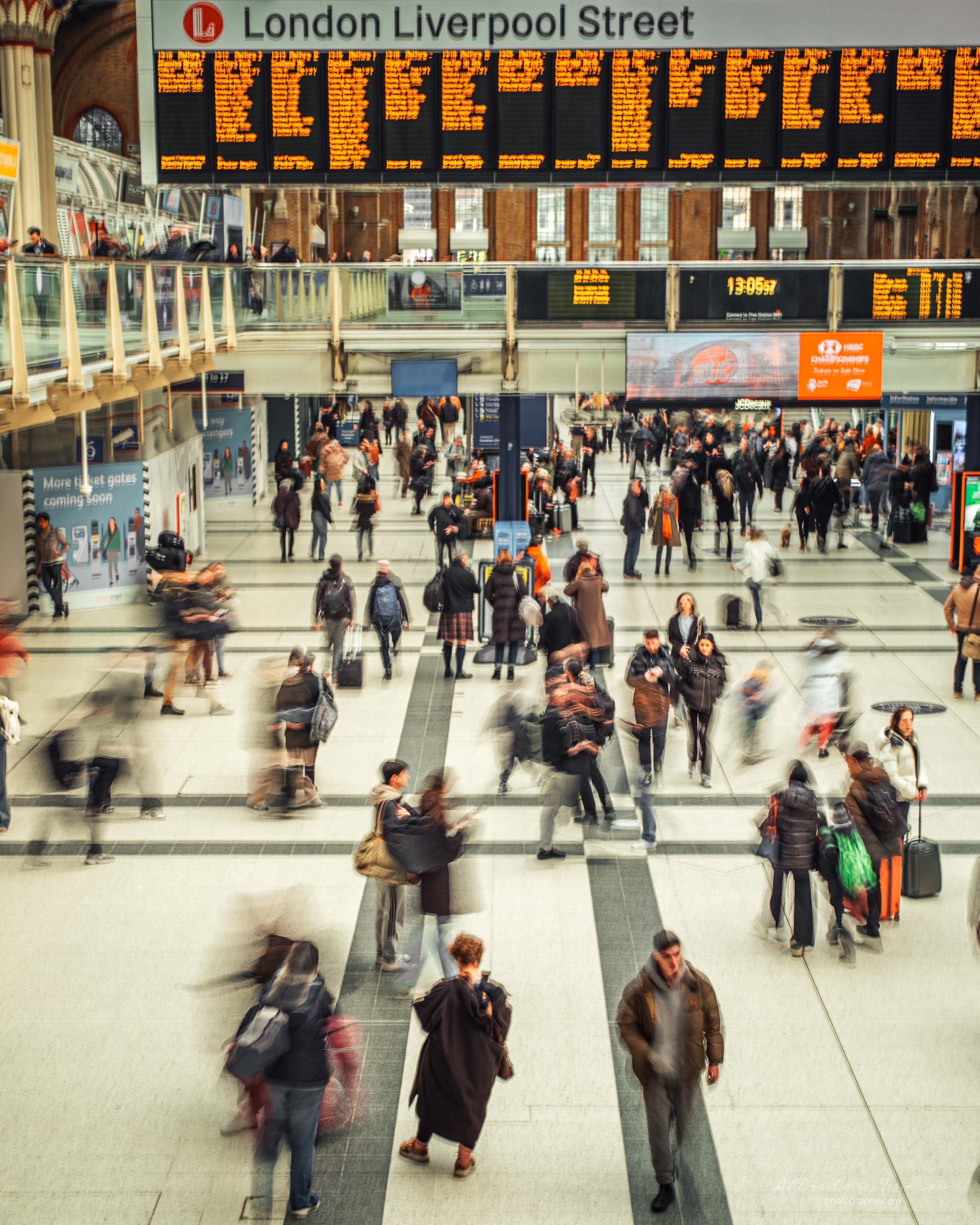 no standing still at Liverpool St Station