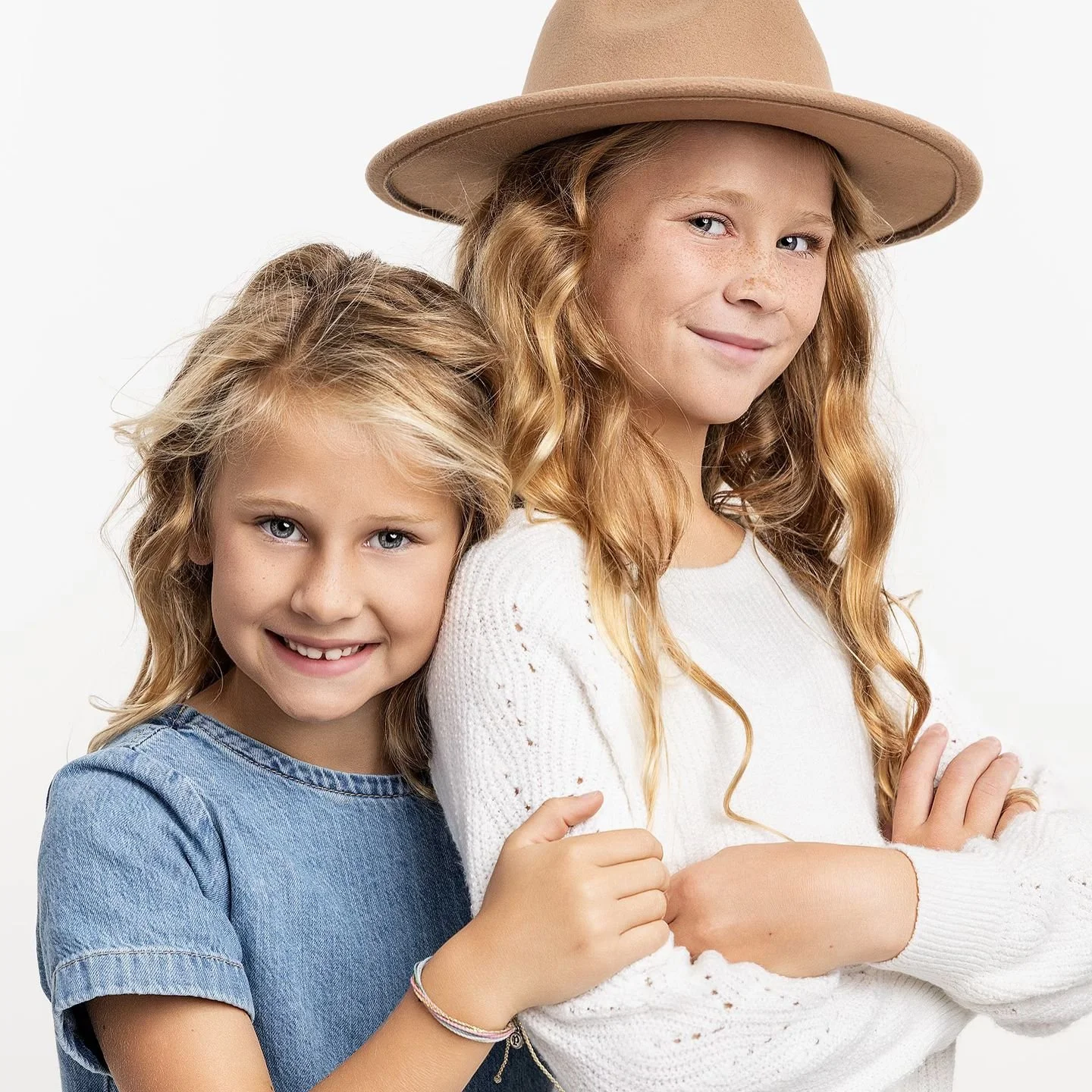 Thank you for bringing your family into the studio for new portraits and framed artwork for your home! Im excited to see it all installed ☺️ #sisters #familyportraits #homedecor #portraitart #photician #iowafamilyphotographer