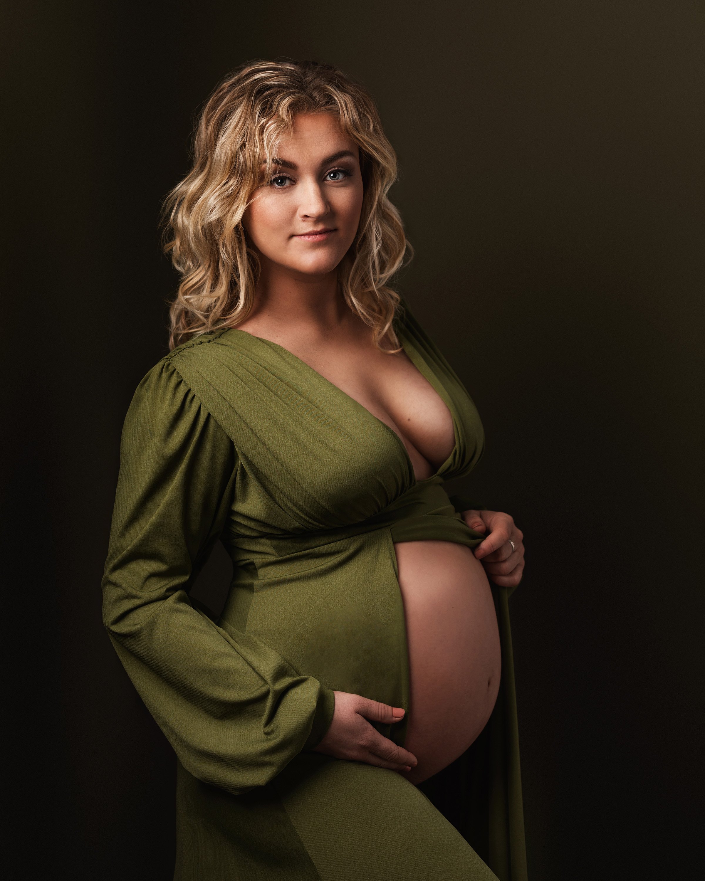 20221210-MATERNITY-PHOTICIAN-HANNA-002-DA.jpg