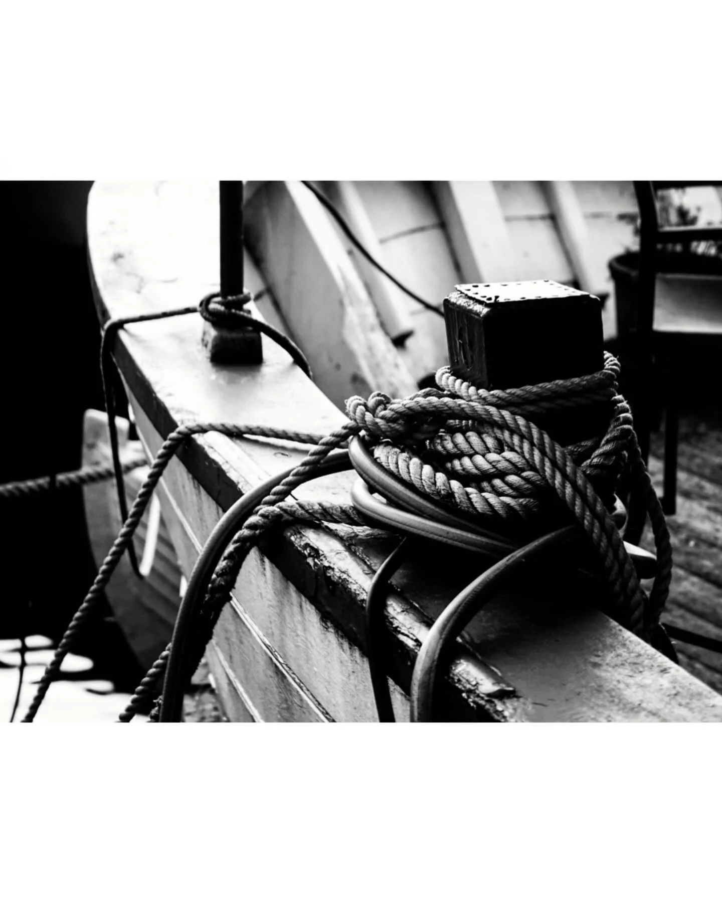 Hashtag #bondage 

A few more shots snapped along Christianshavn and Nyhavn canals, in Copenhagen

2020/01

#k&oslash;benhavn #denmark