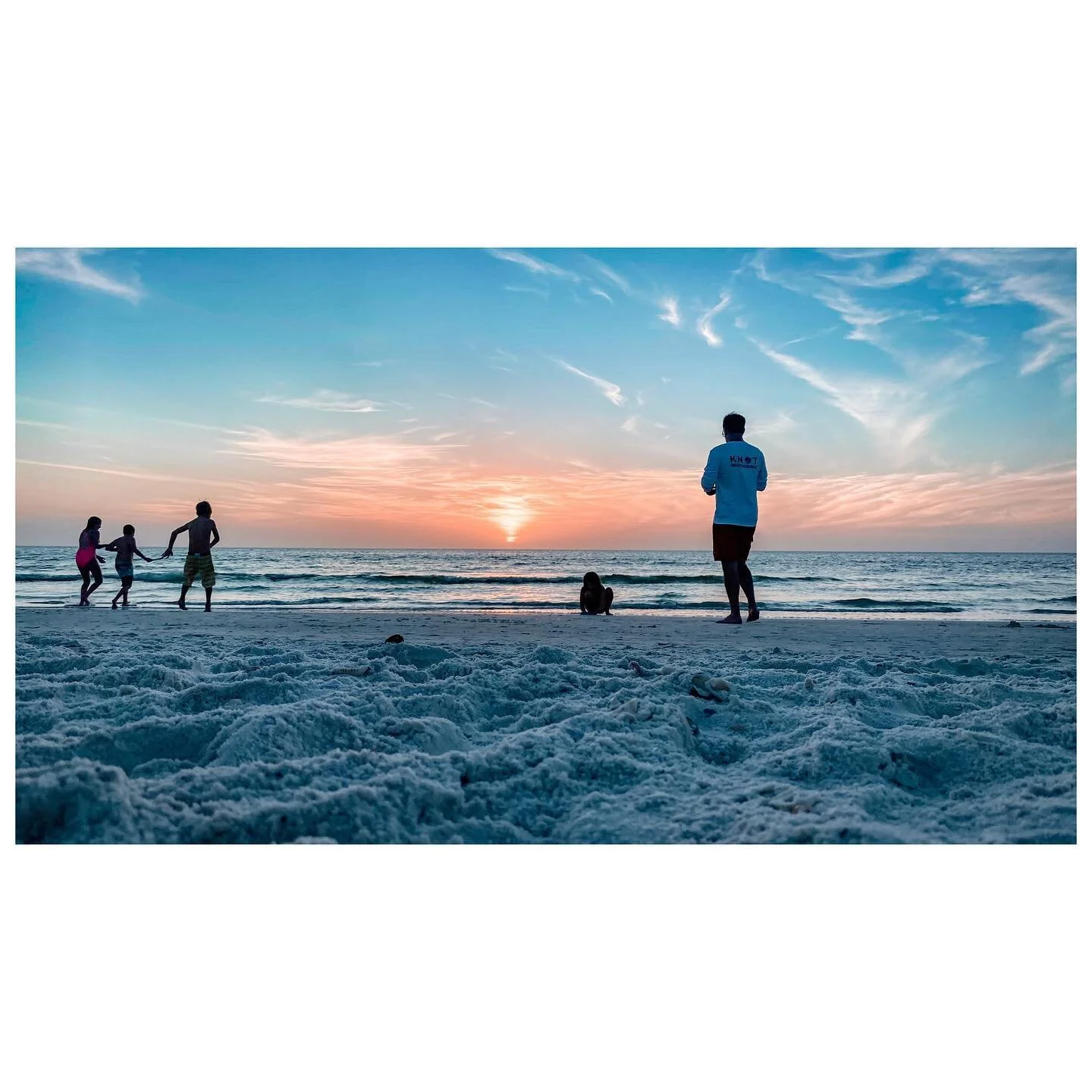 Welcome 2021...

.
.
.
.
.

#travelphotography #ocean 
#nature #photos #streetlife #instagood #lensculture  #camera #plage #photoshoot #like #candid #dusk #magazine #artist #instalike  #contemporaryphotography  #instadaily #wanderlust  #beautiful #ca