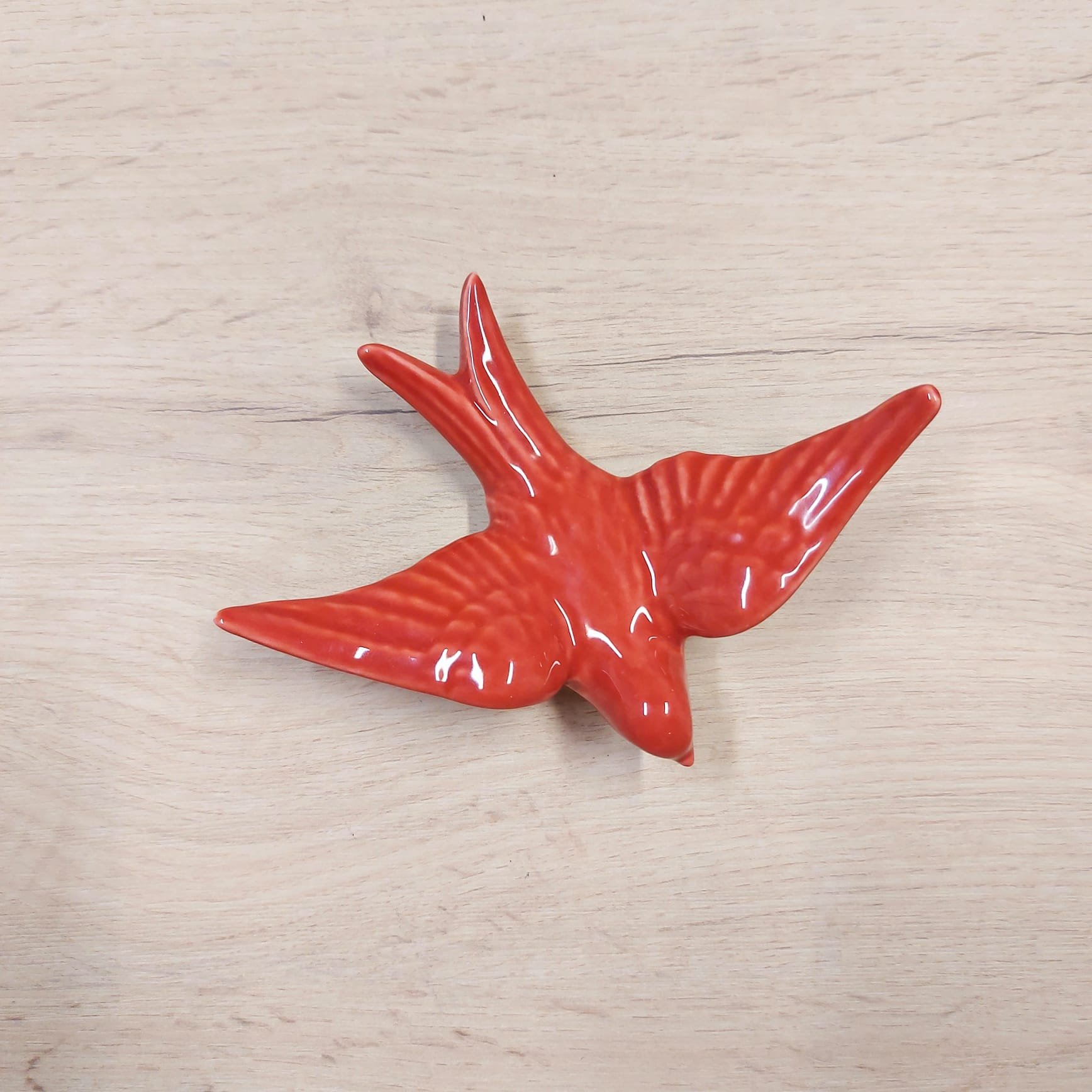 golondrina roja mediana.jpeg