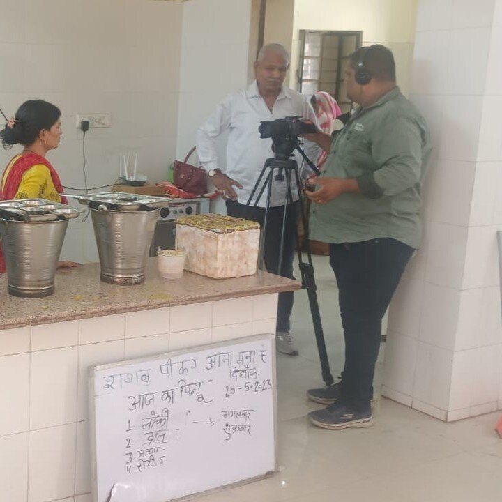 Weekends with Team Rajasthan!

Our colleagues in Rajasthan get together on weekends to hone their skills! They were out and about, perfecting their camera skills and sharpening their interview techniques. 

#RajasthanTeam #ResearchTechniques #Communi