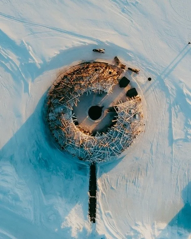 Black Sheep Travels to Sweden!
.
.
Welcome to @arcticbath_sweden Situated under the northern lights in winter, and the midnight sun during the summer months, Arctic Bath is a unique hotel and spa experience that welcomes guests to immerse themselves 